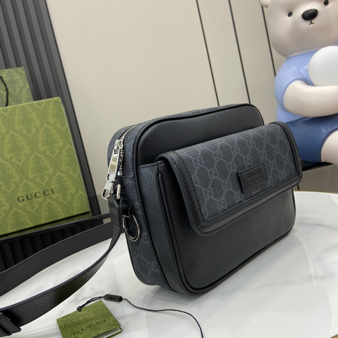 GG Supreme small crossbody bag in black leather | GUCCI