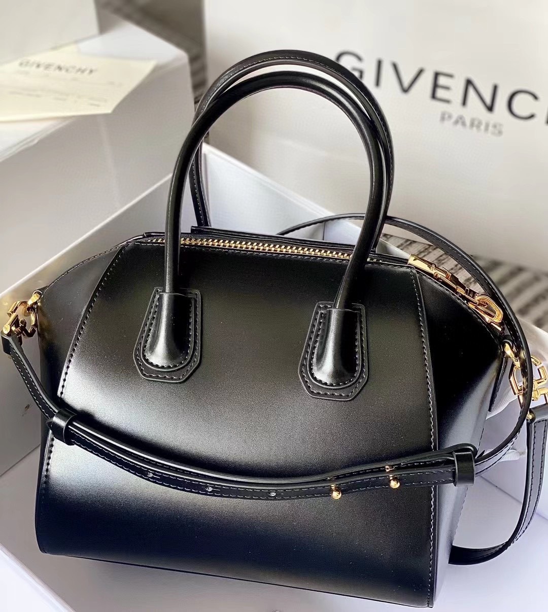 Givenchy Antigona Small Classic Smooth Black Calf Leather Tot