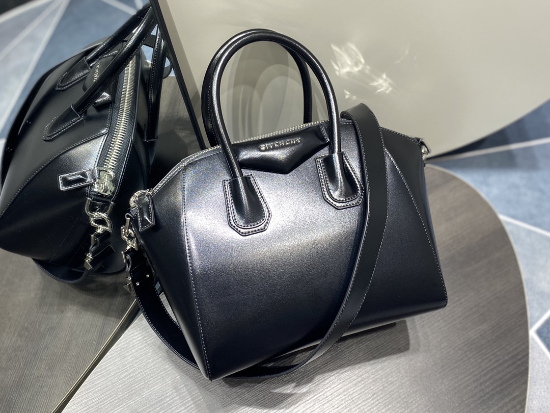 Givenchy Black Chain Small Antigona Bag Givenchy