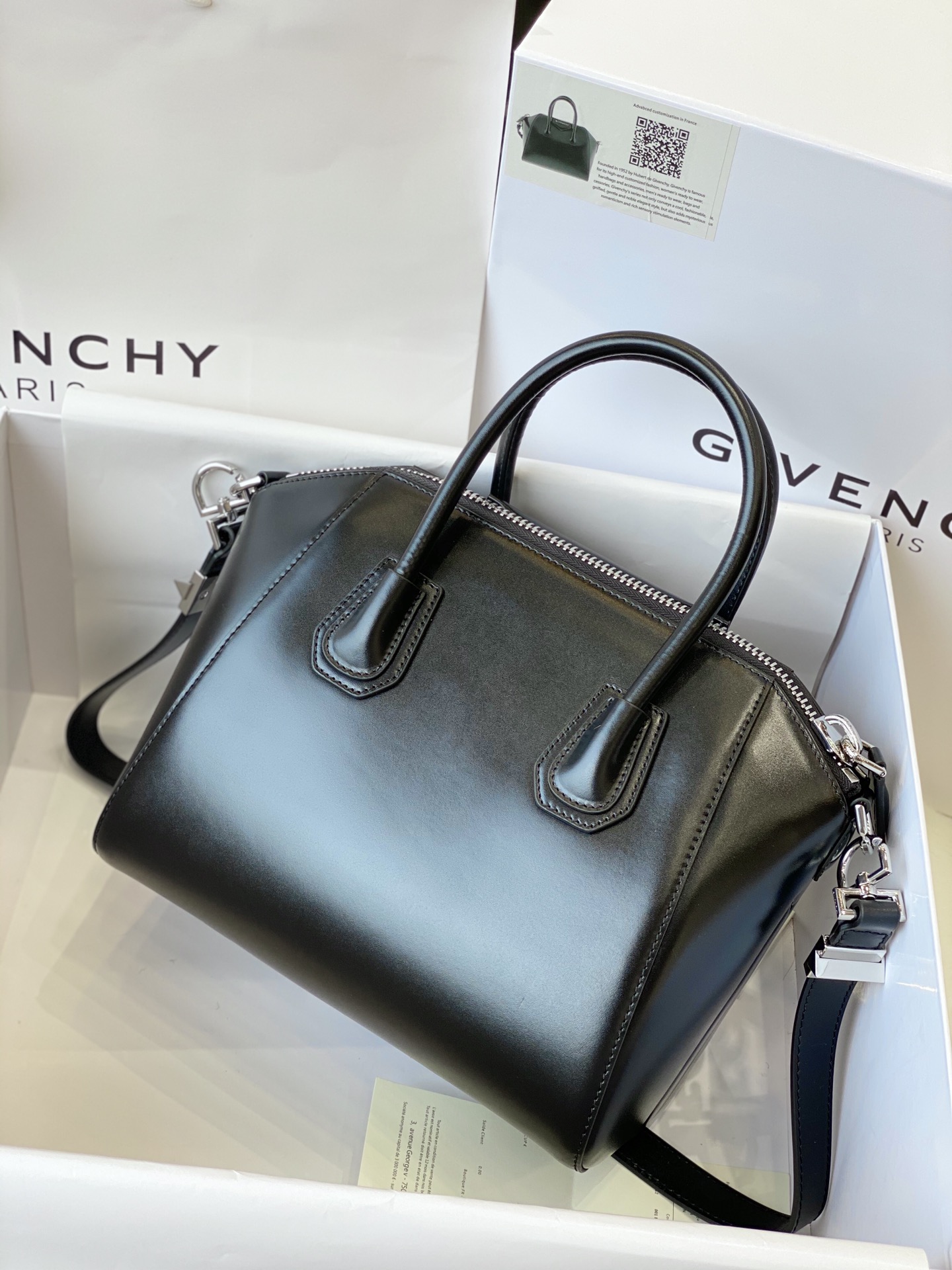Givenchy borsa donna modello Antigona piccola in pelle liscia nera con tracolla | eBay