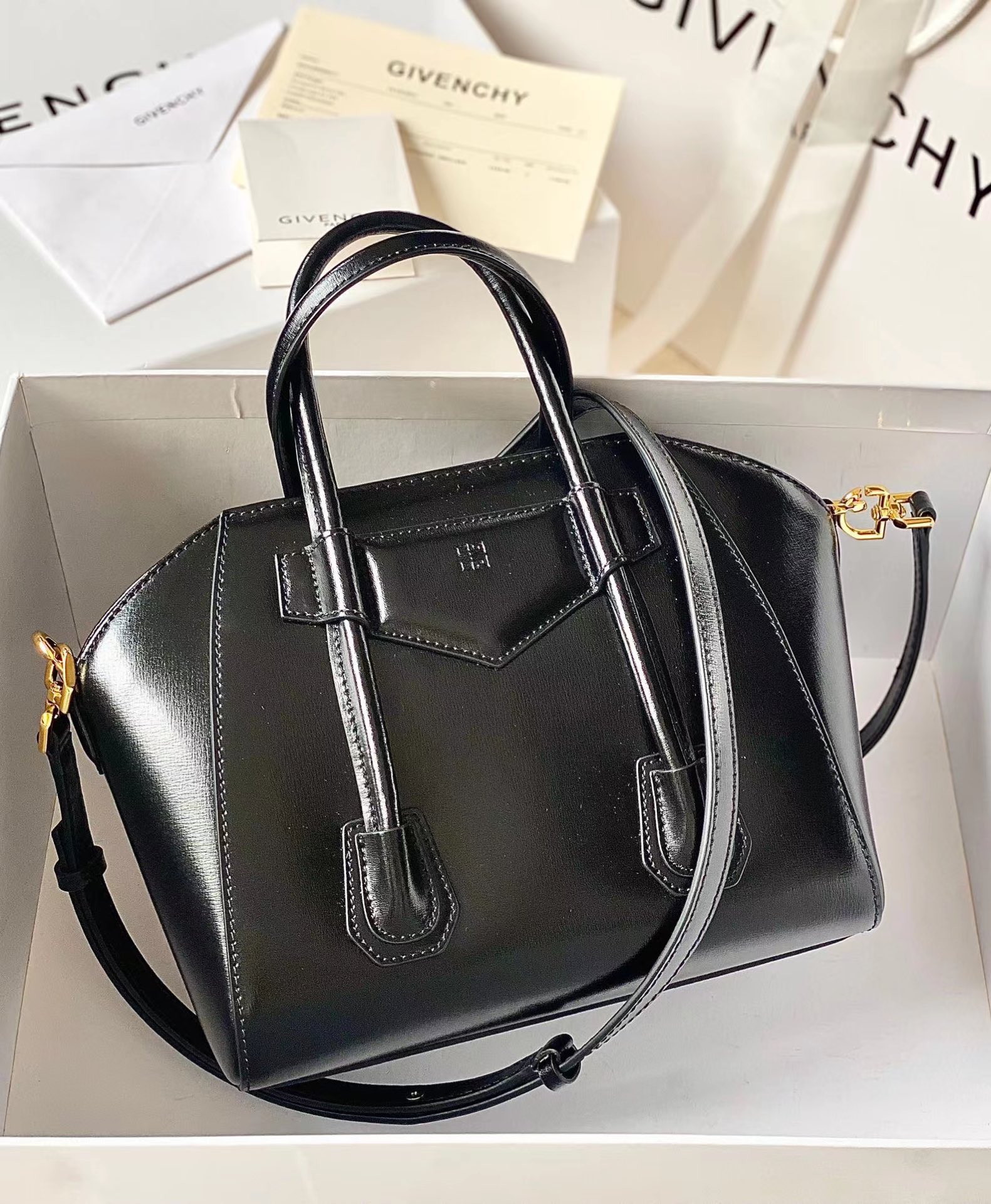 GIVENCHY Box Calfskin Lock Antigona Shoulder Bag black