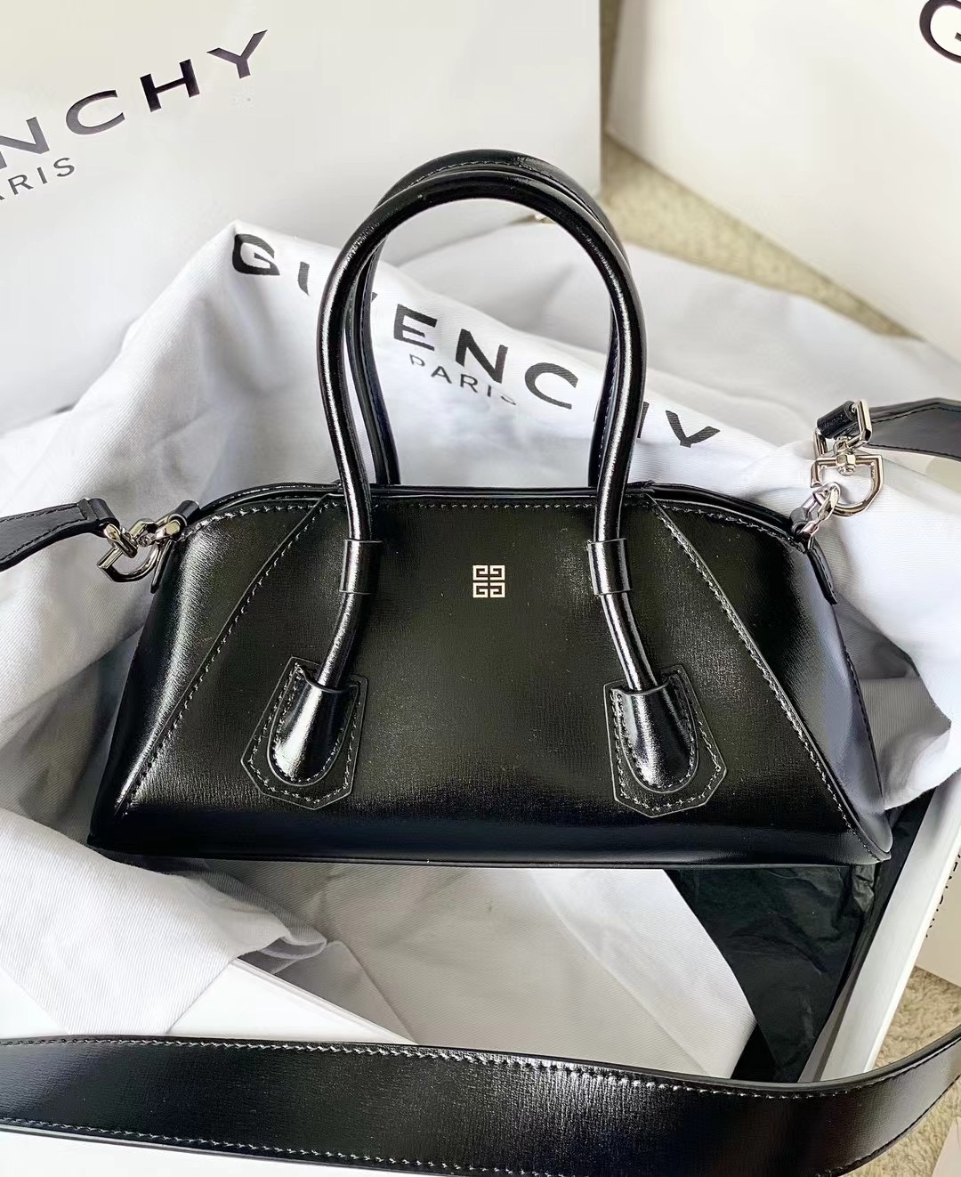 GIVENCHY Box Calfskin Mini Antigona Stretch Black 1246432