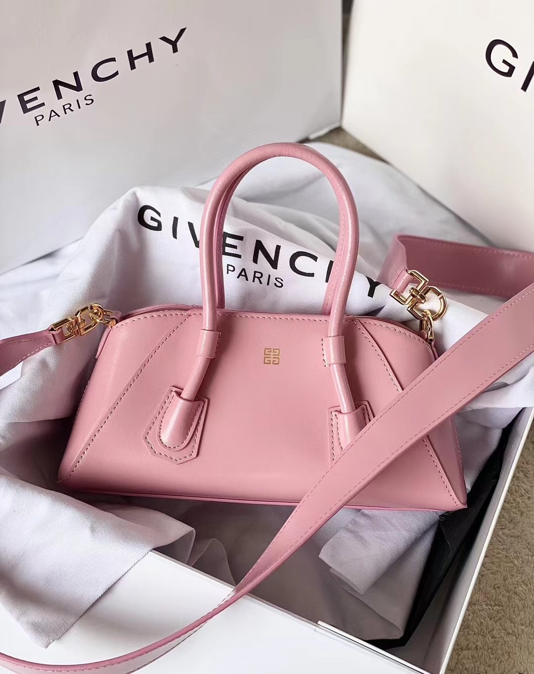 GIVENCHY Box Calfskin Mini Antigona Stretch Bright Pink 1472788