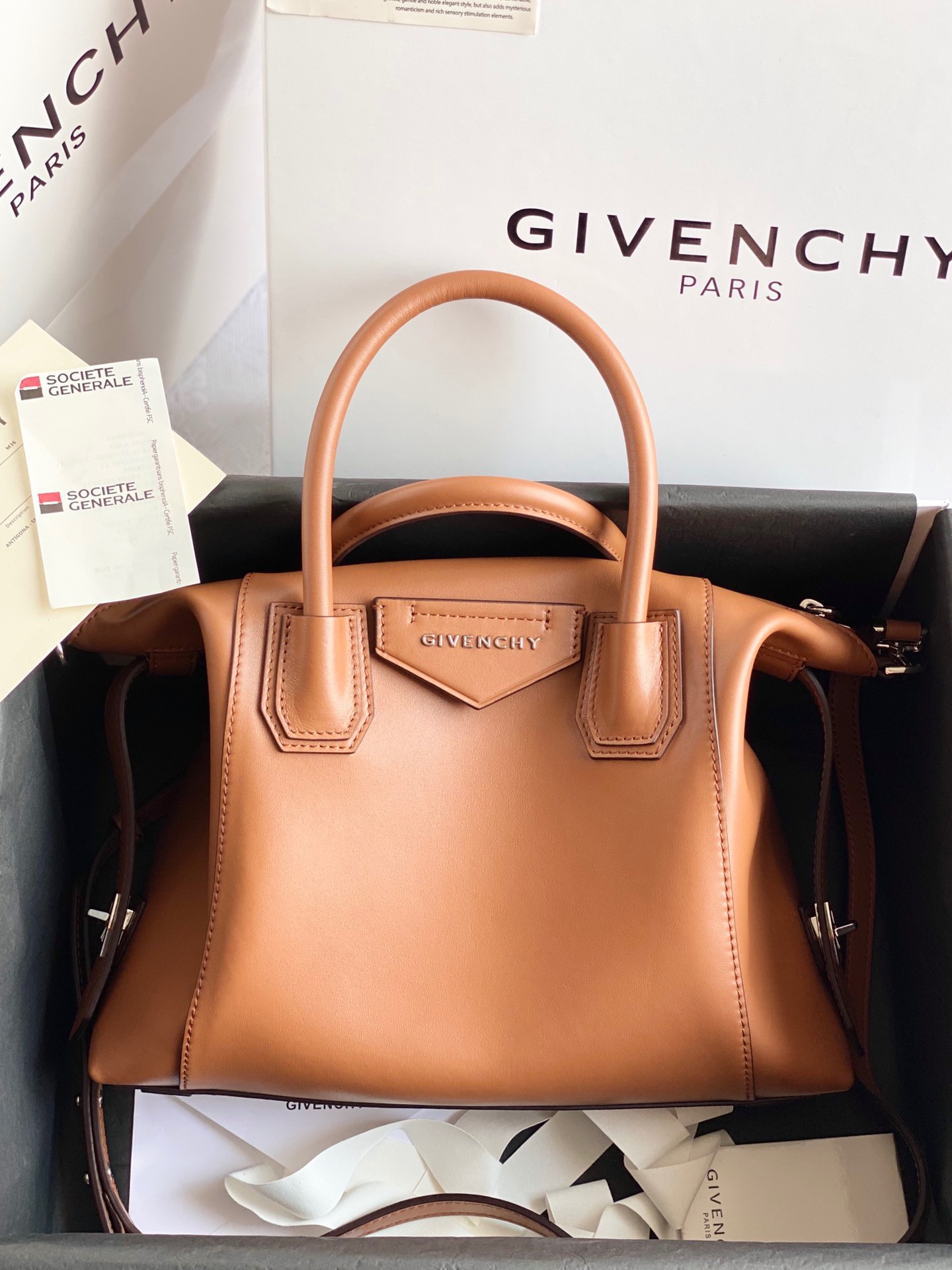 GIVENCHY Calfskin Small Soft Antigona Tan 1323053 |