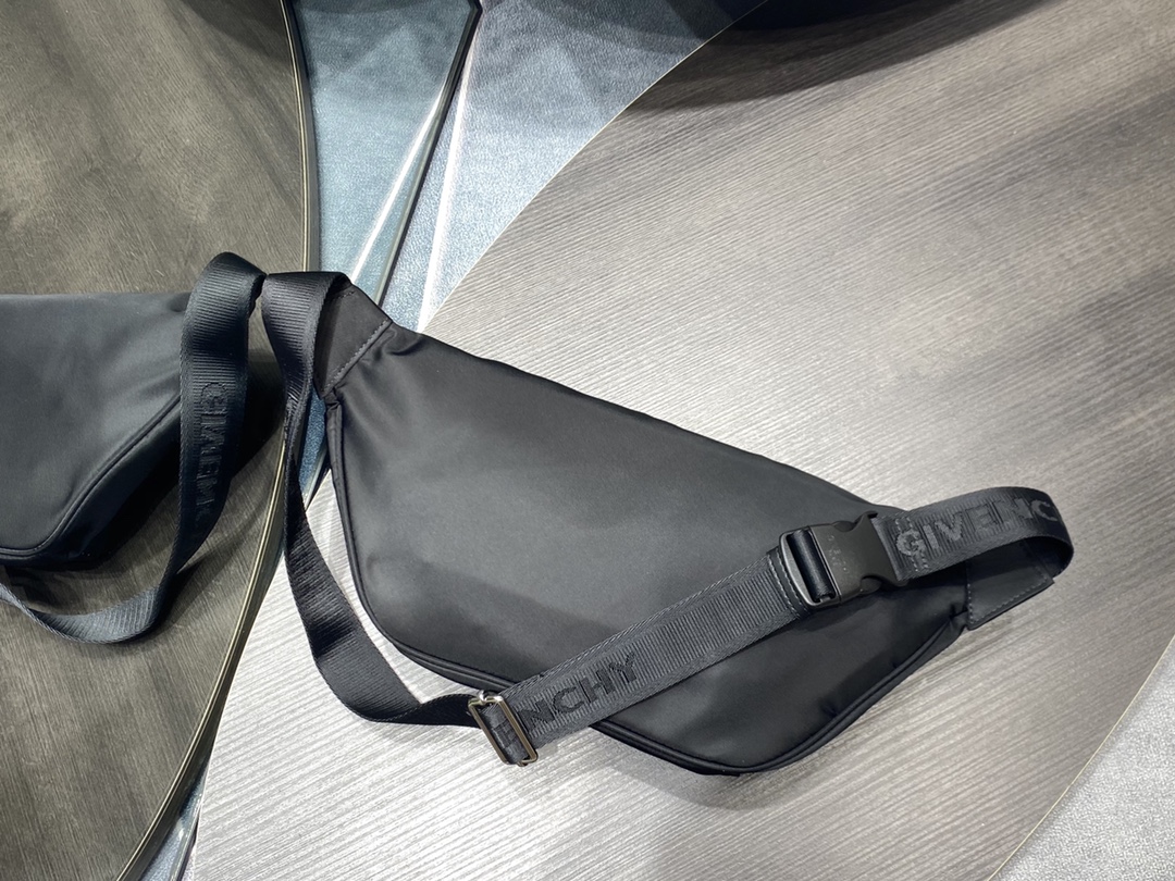 Givenchy Essential U Signature Bumbag in Nylon Black Belt BaGIVENCHY 01149