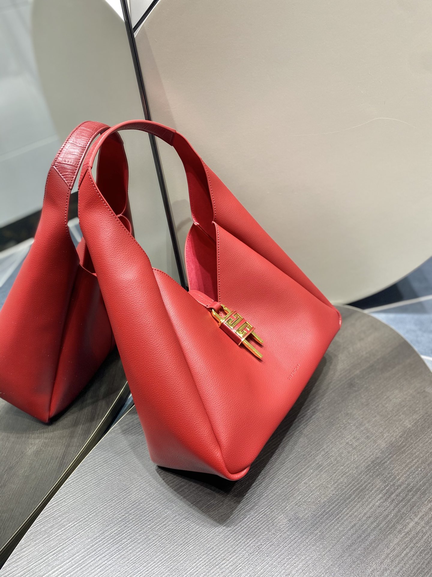 Givenchy G-Hobo Medium leather shoulder bag |red