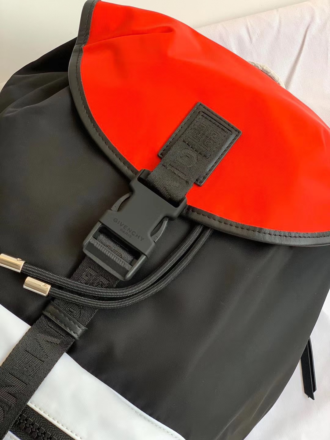 Givenchy Light 3 colour block logo backpack - Black |