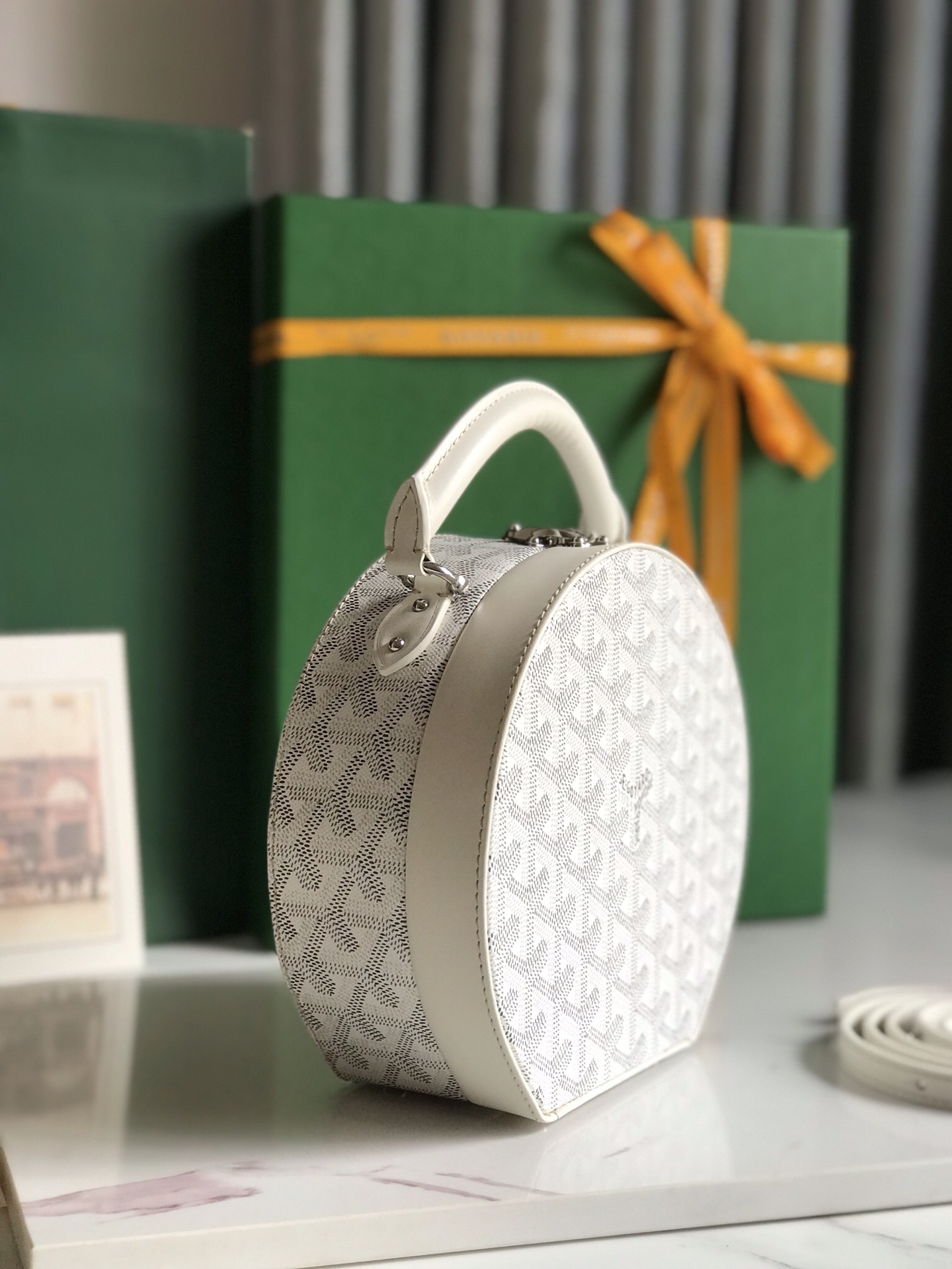 GOYARD Goyardine Alto Hatbox white