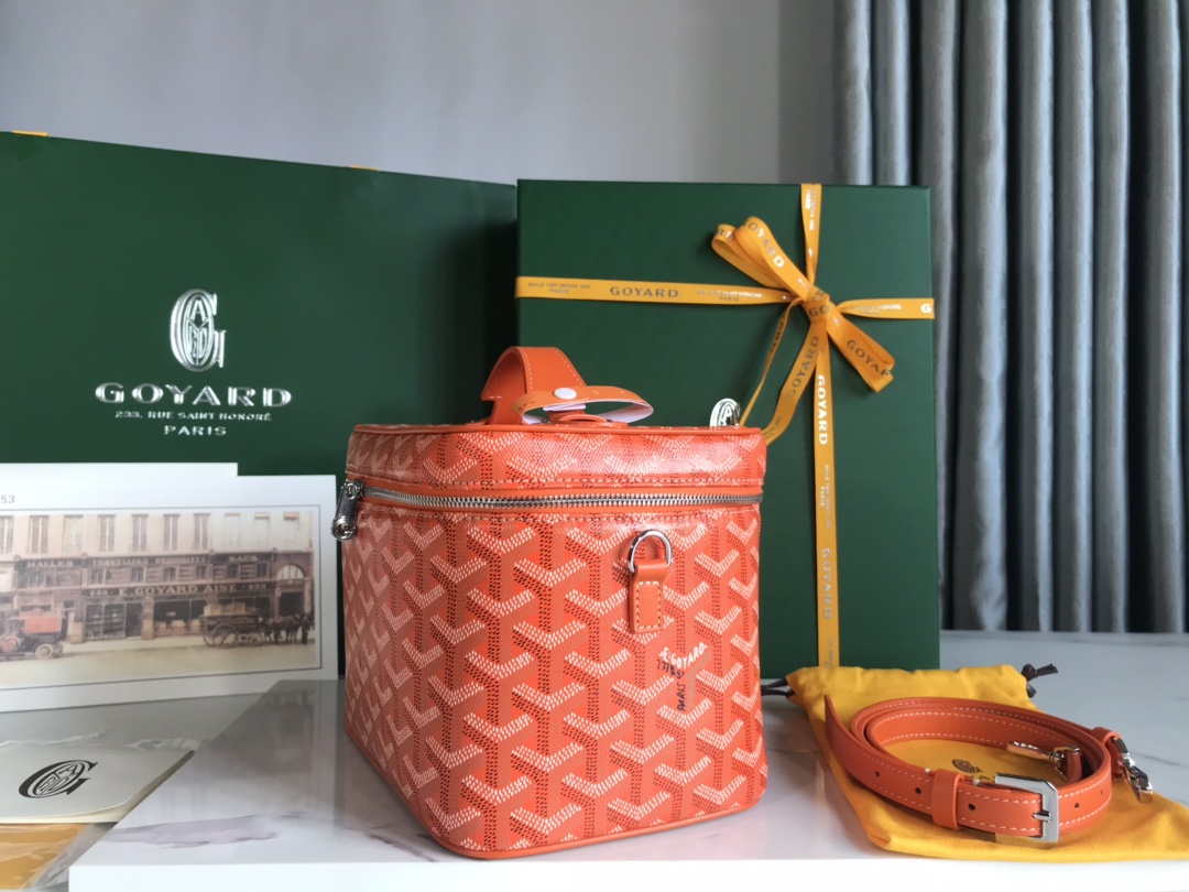 GOYARD Goyardine Muse Vanity Case orange
