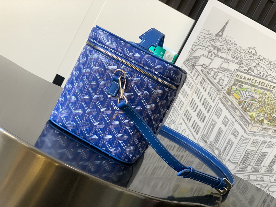 GOYARD Goyardine Muse Vanity Case Sky Blue 1352545 |