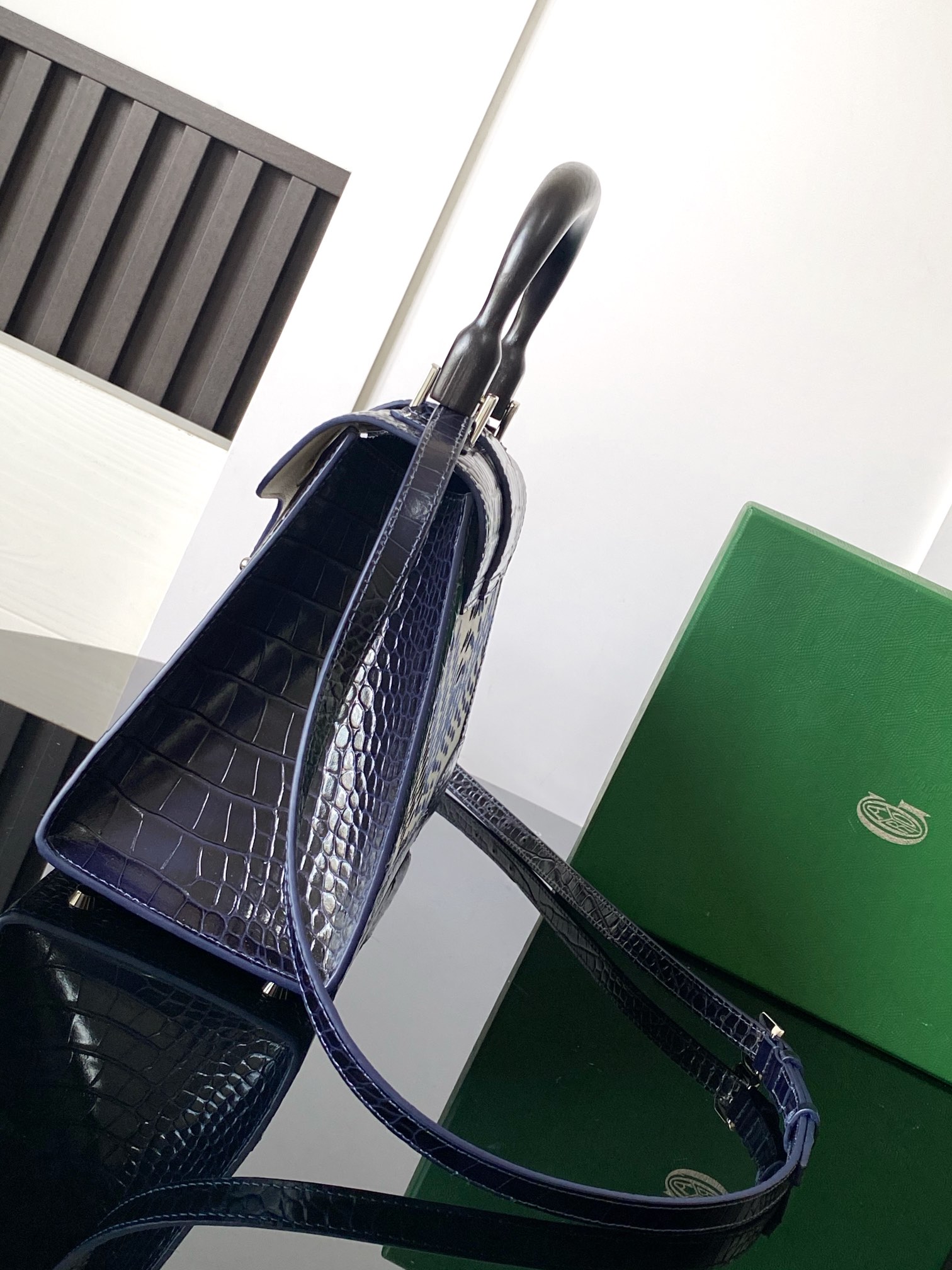 Goyard Matignon Crocodile Pattern Leather Top Handle Bag – Blue navy