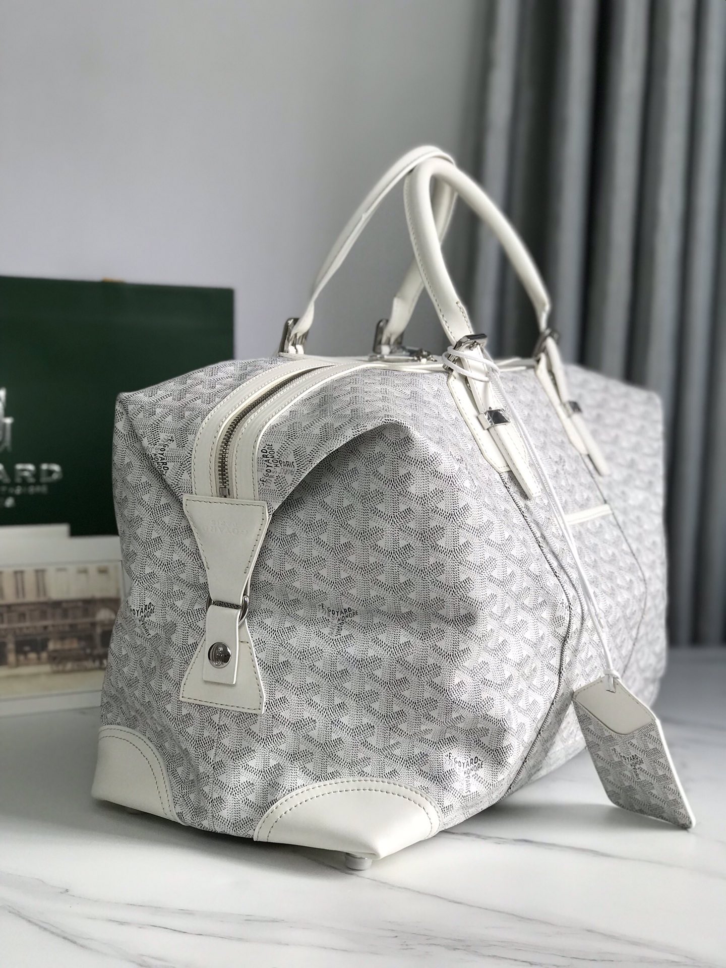Goyard White Chevron Boeing 30 Boston Bag Leather ref.603329