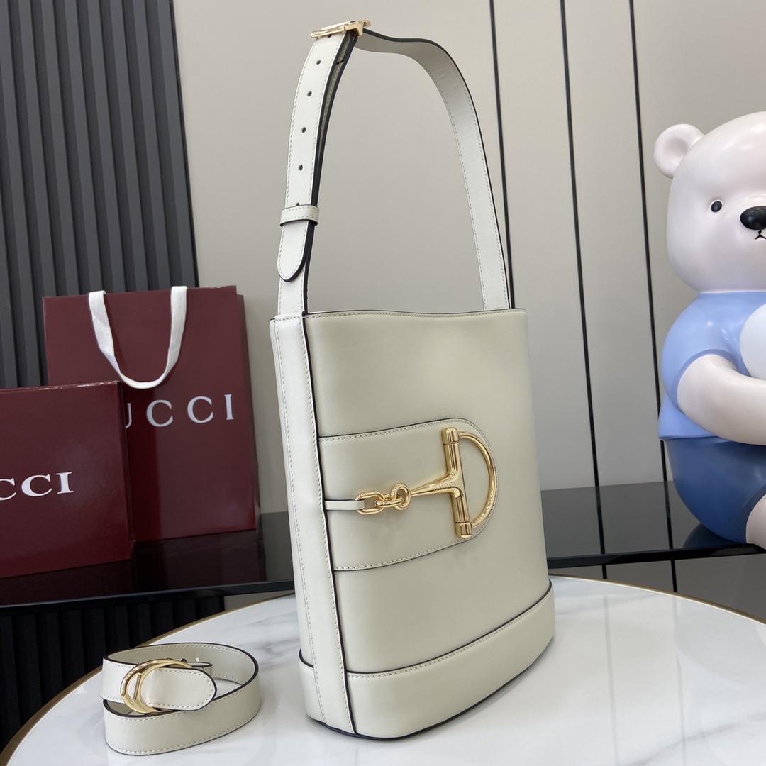 Gucci 73 small bucket bag in white leather | GUCCI