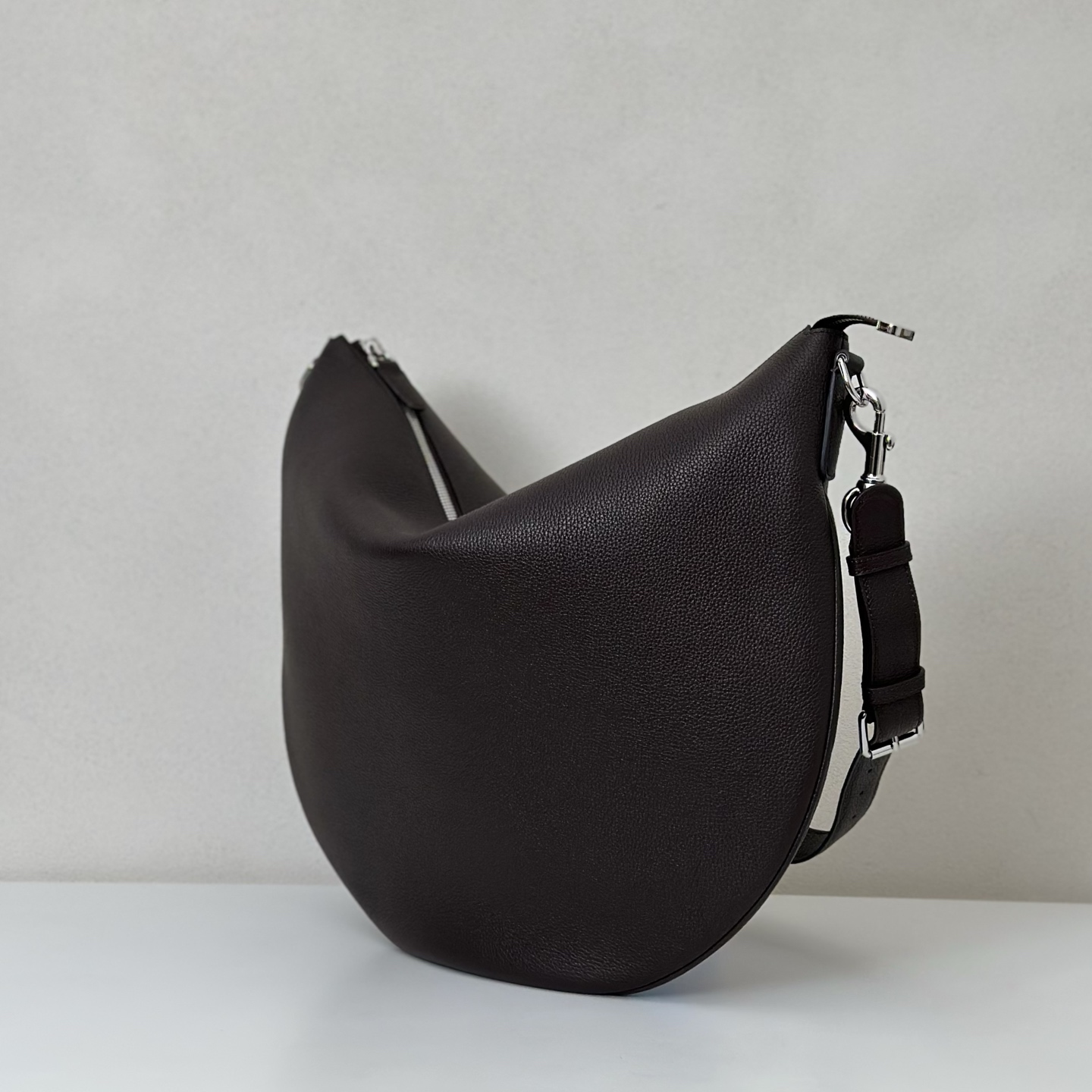 Gucci B large shoulder bag in black leather | GUCCI