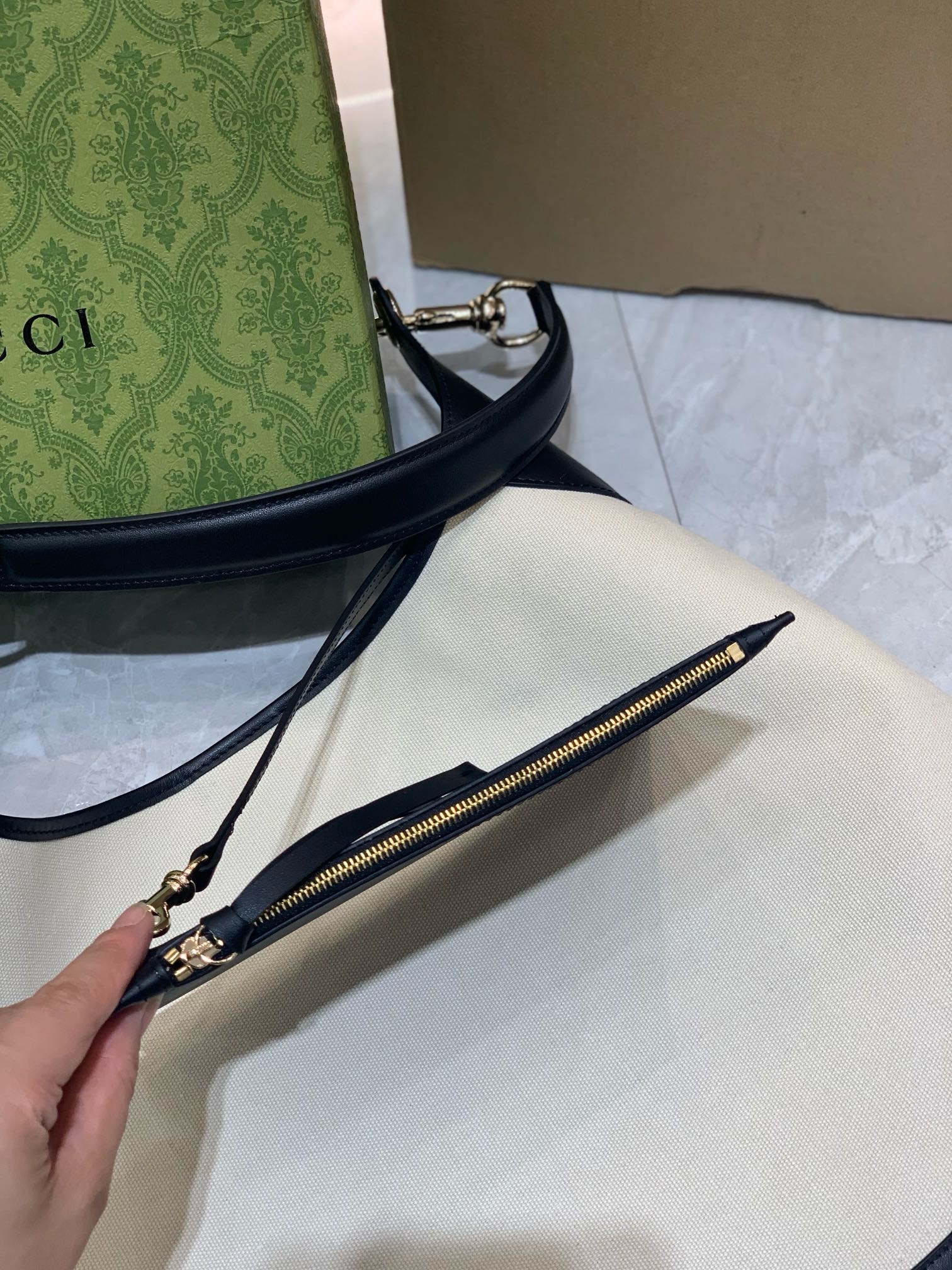 Gucci Canvas Leather Hobo Bag - Stunning 2024 Shoulder Style