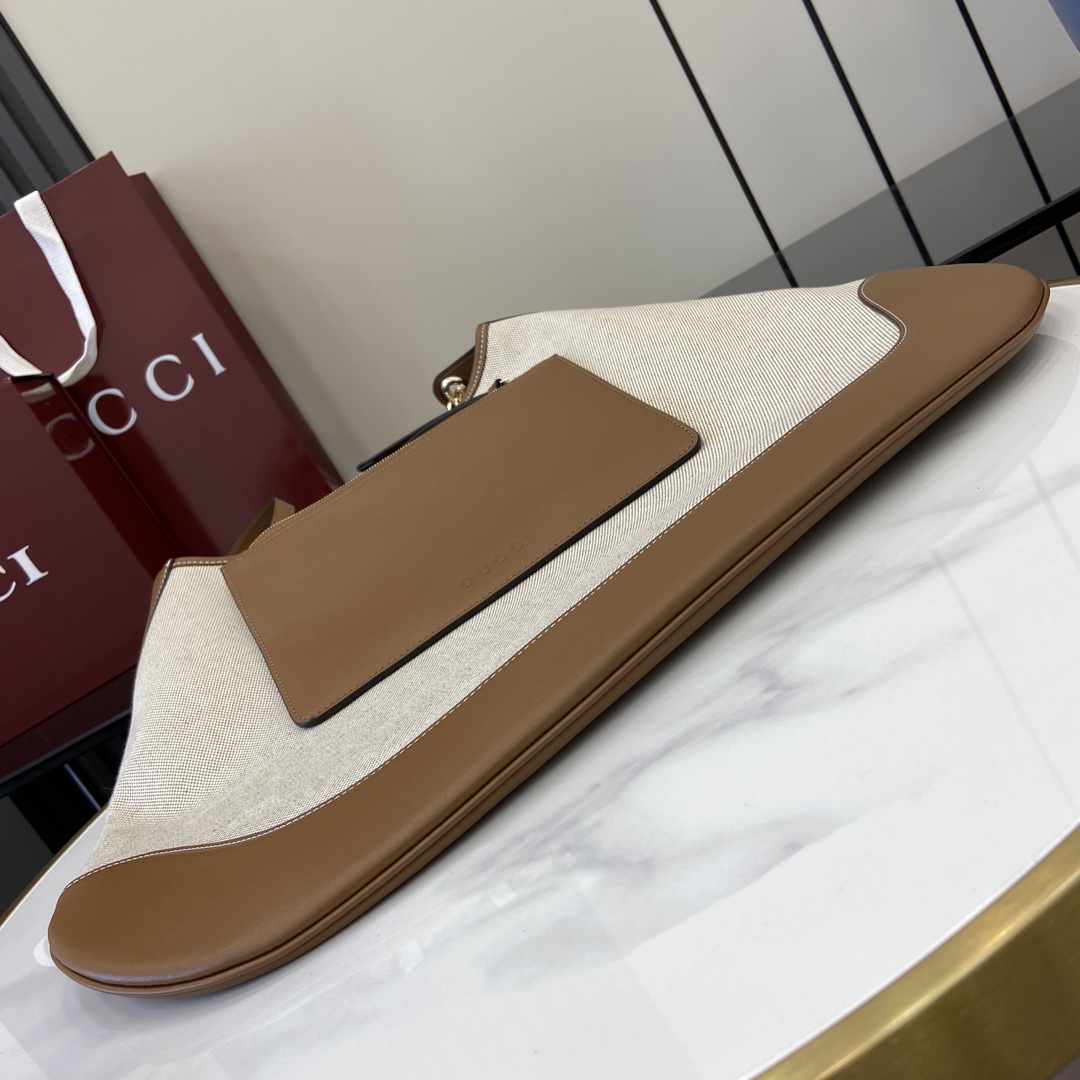 Gucci B large shoulder bag in natural canvas | GUCCI