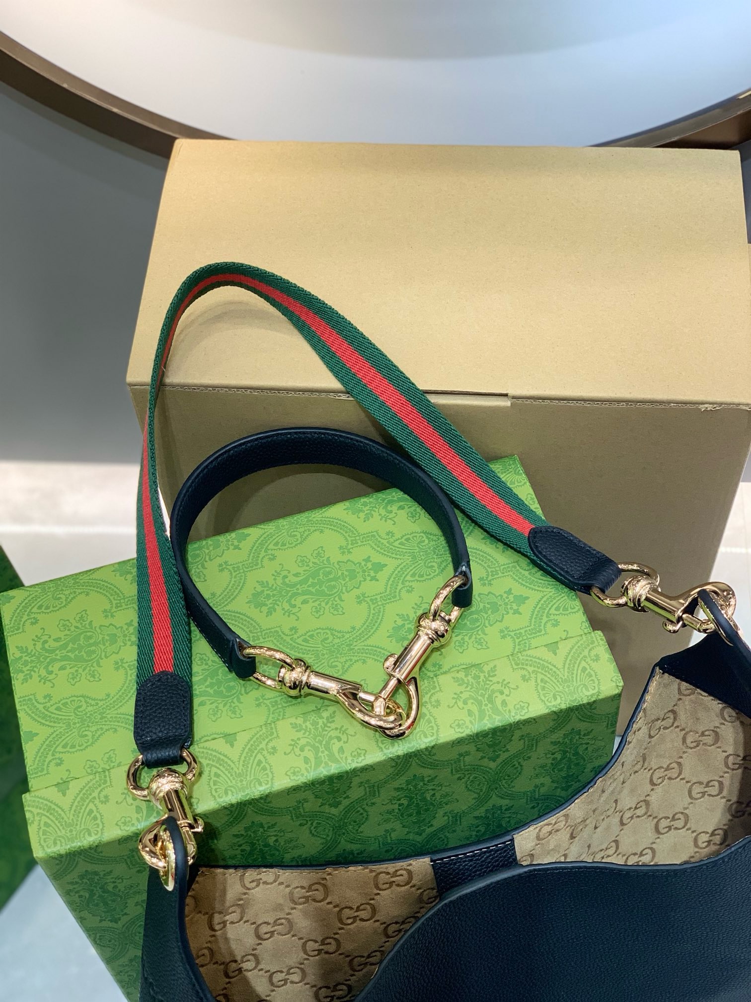 Gucci Black Grained Leather Tote: Stunning 2024 Everyday Maxi Bag