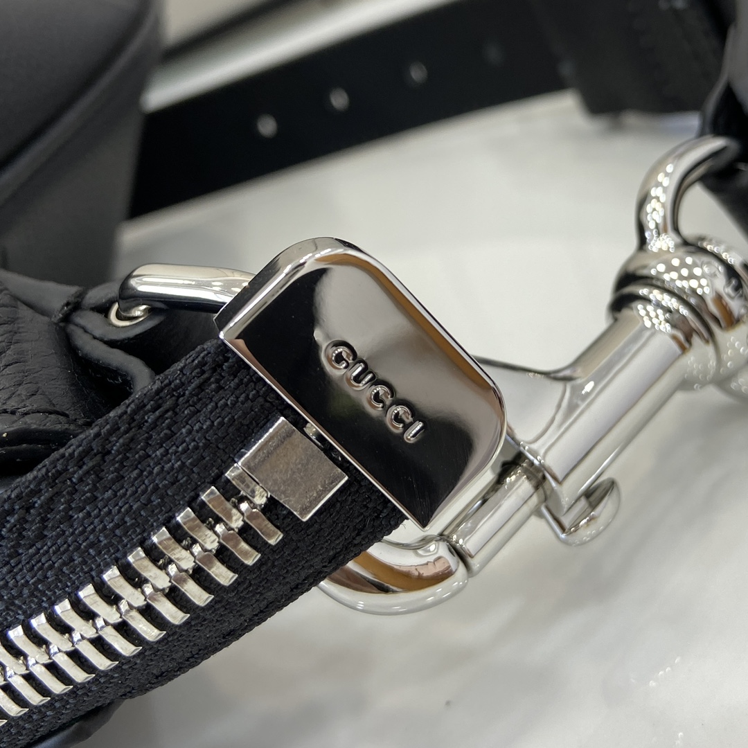 Gucci B medium shoulder bag in black GG leather | GUCCI