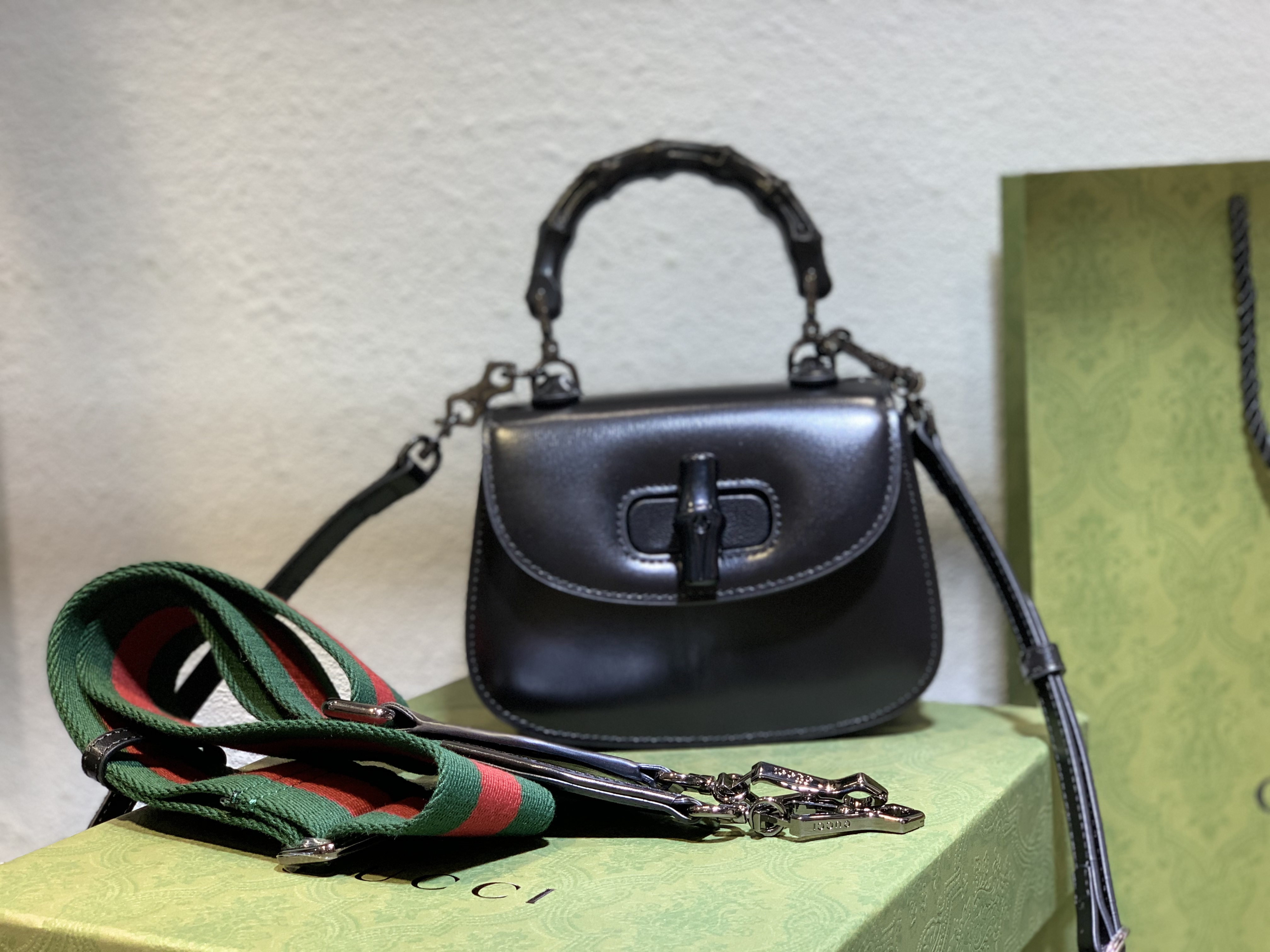 Gucci Bamboo 1947 Mini Bag: Stunning Black Leather Top Handle 2024