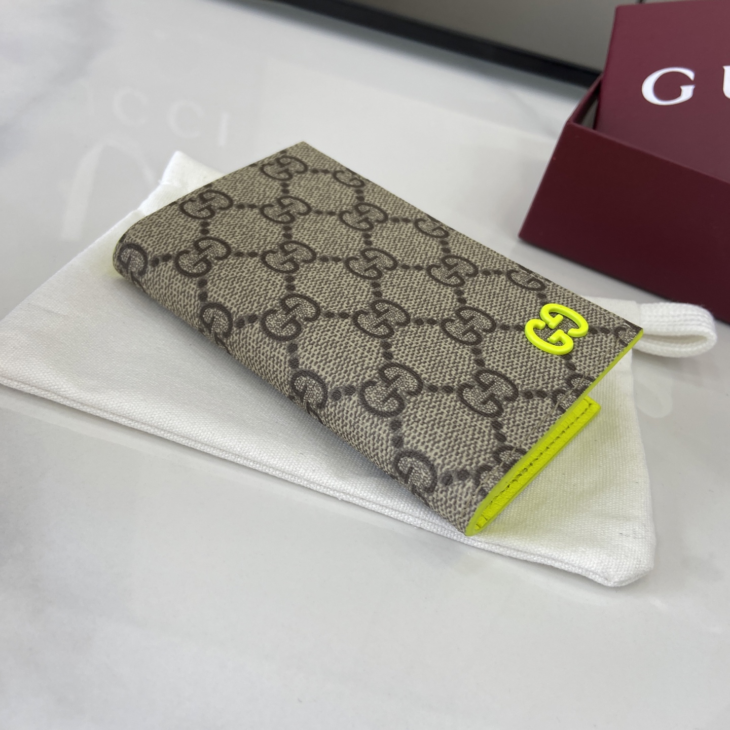 Gucci Bi-color GG long card case in beige and dark brown Supreme