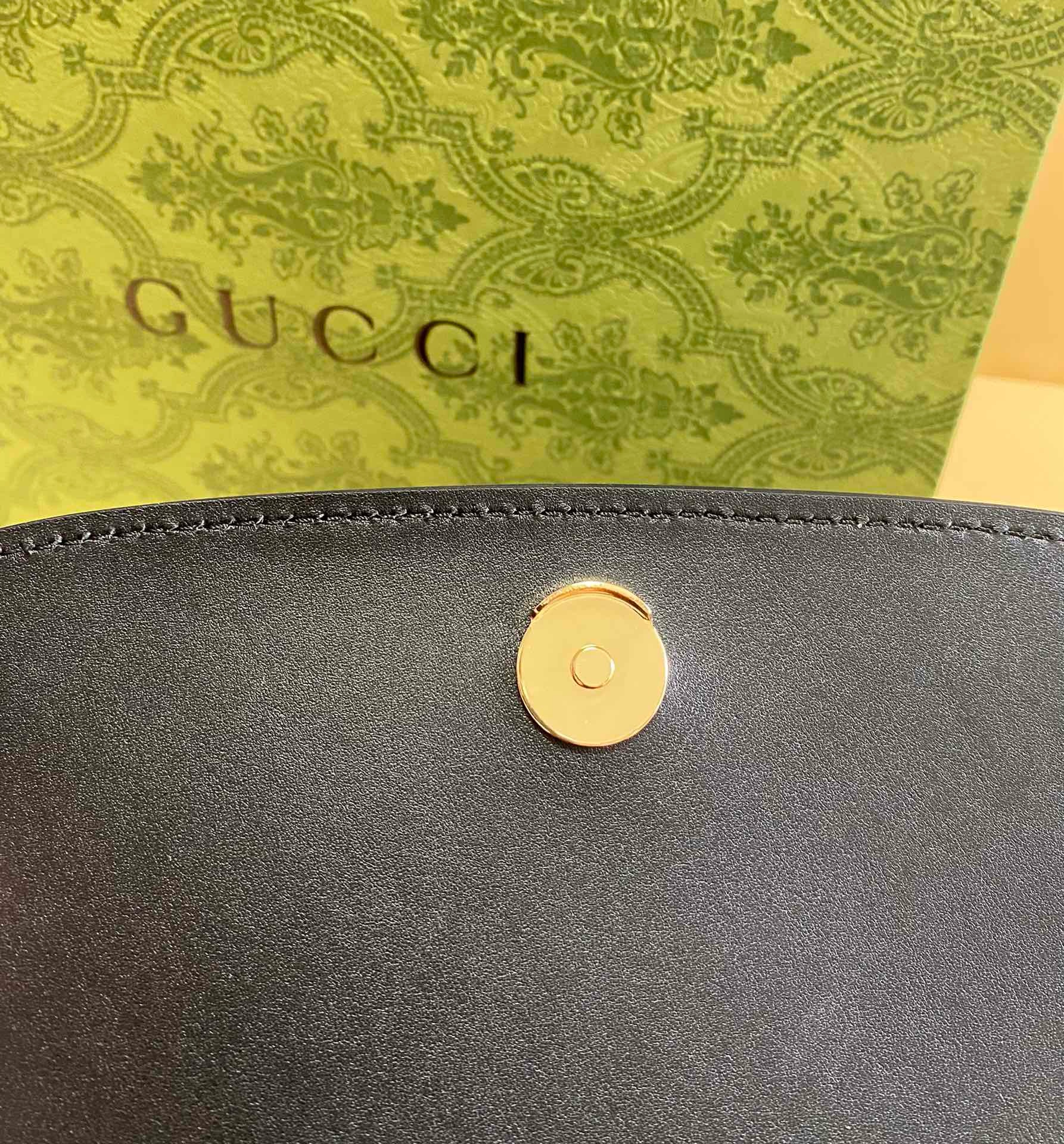 GUCCI Black Designer Handbags