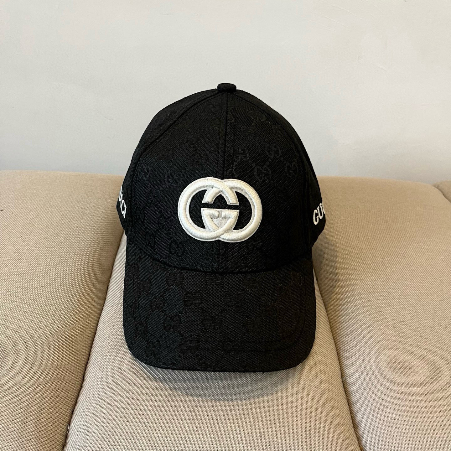 Gucci Black GG Jacquard Cap - White Logo