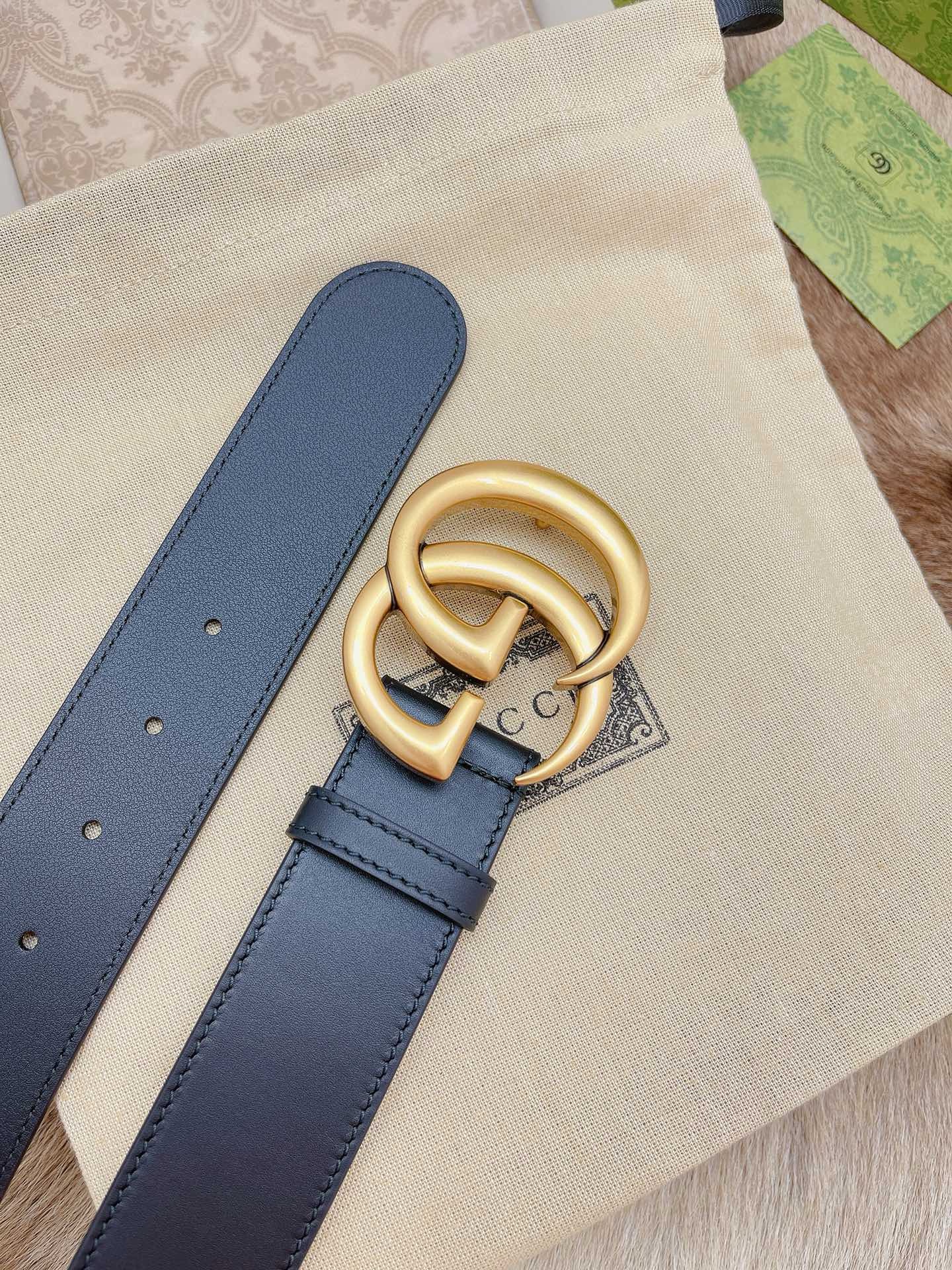 Gucci Black Smooth Calfskin Leather Gold Double G Buckle Belt 90/36