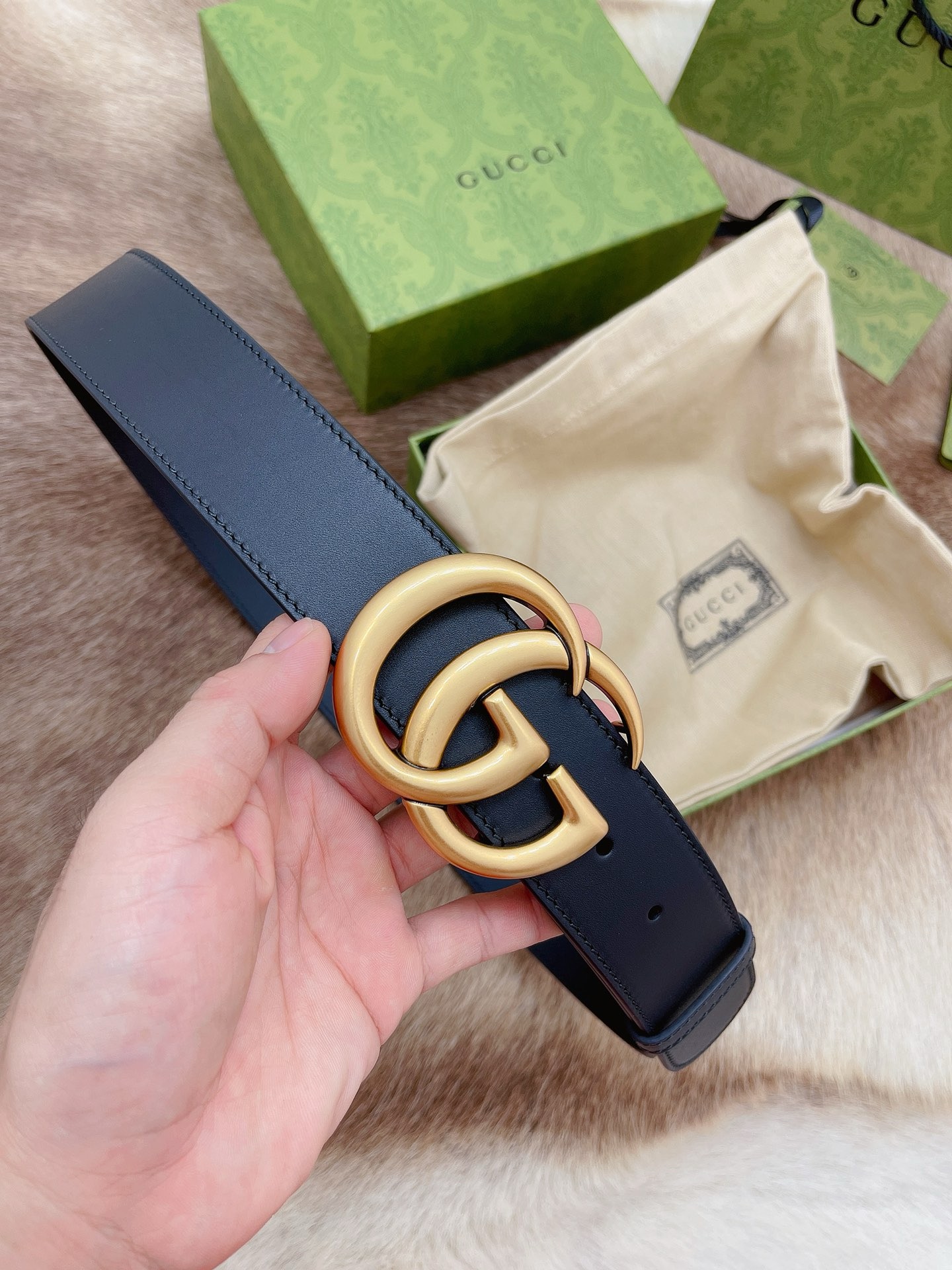 Gucci Black Smooth Calfskin Leather Gold Double G Buckle Belt 90/36