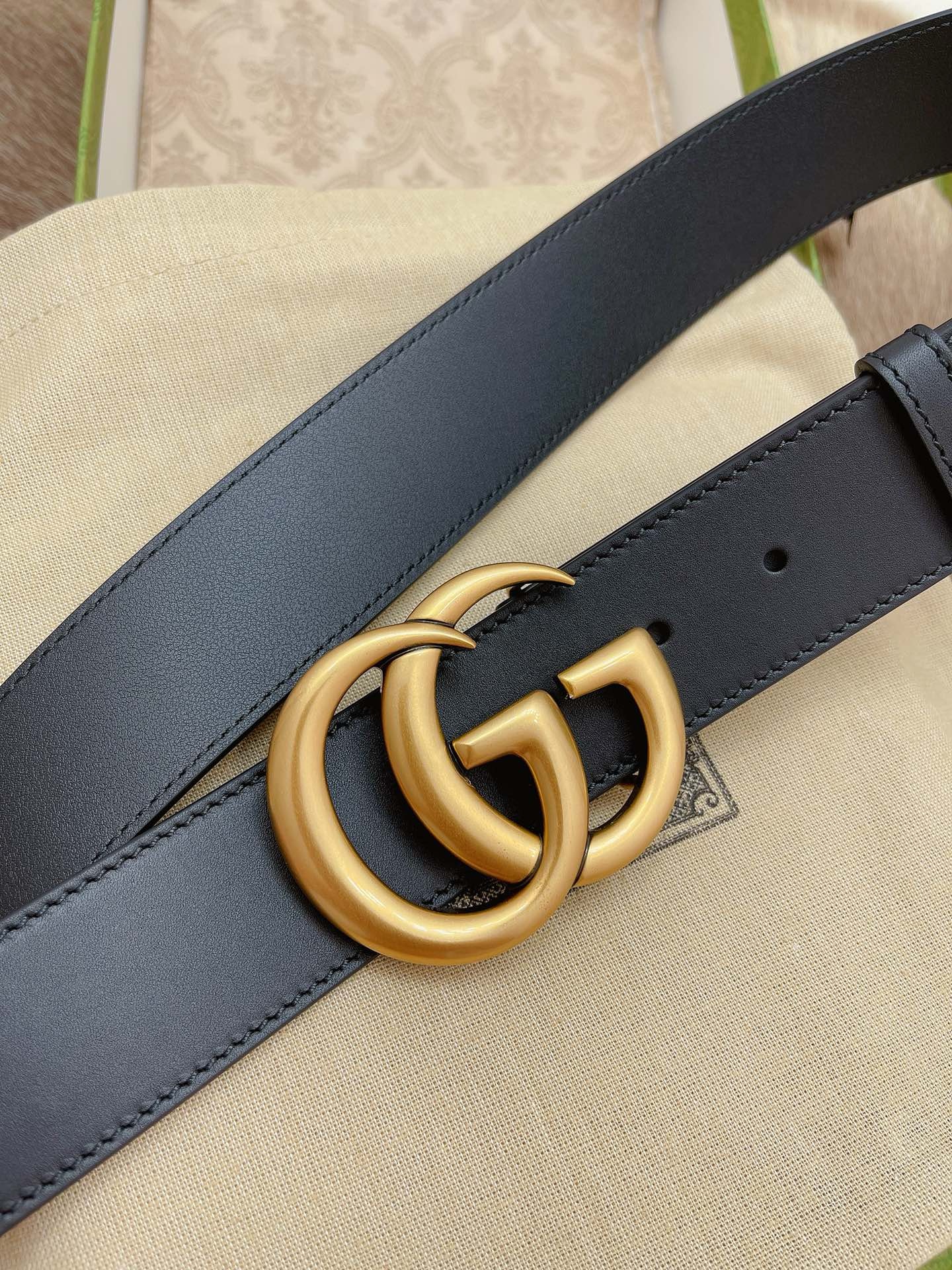 Gucci Black Smooth Calfskin Leather Gold Double G Buckle Belt 90/36