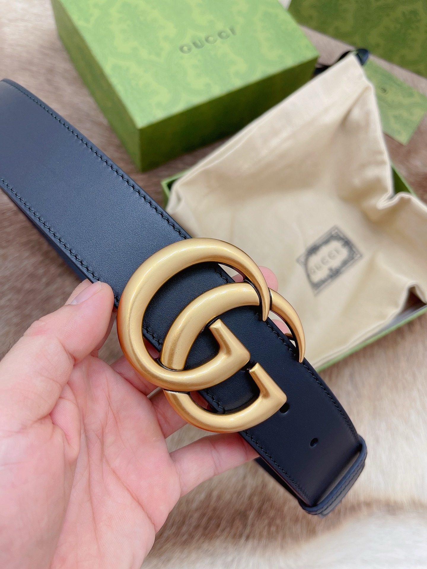 Gucci Black Smooth Calfskin Leather Gold Double G Buckle Belt 90/36