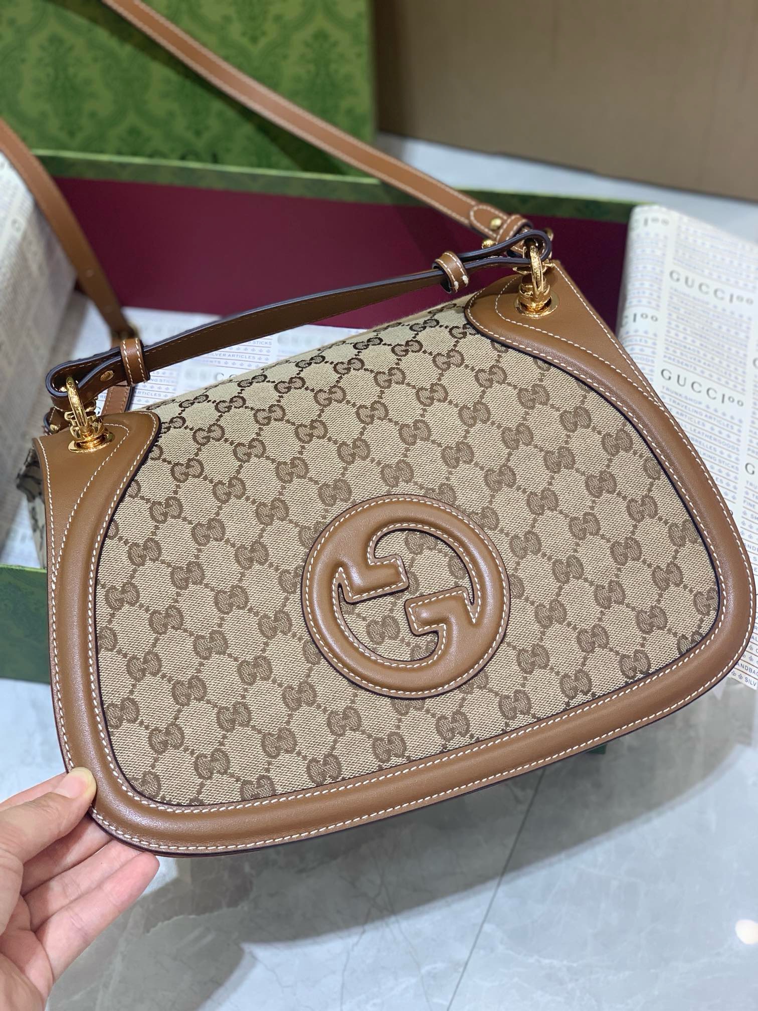 Gucci Blondie large top handle bag in beige and dark brown