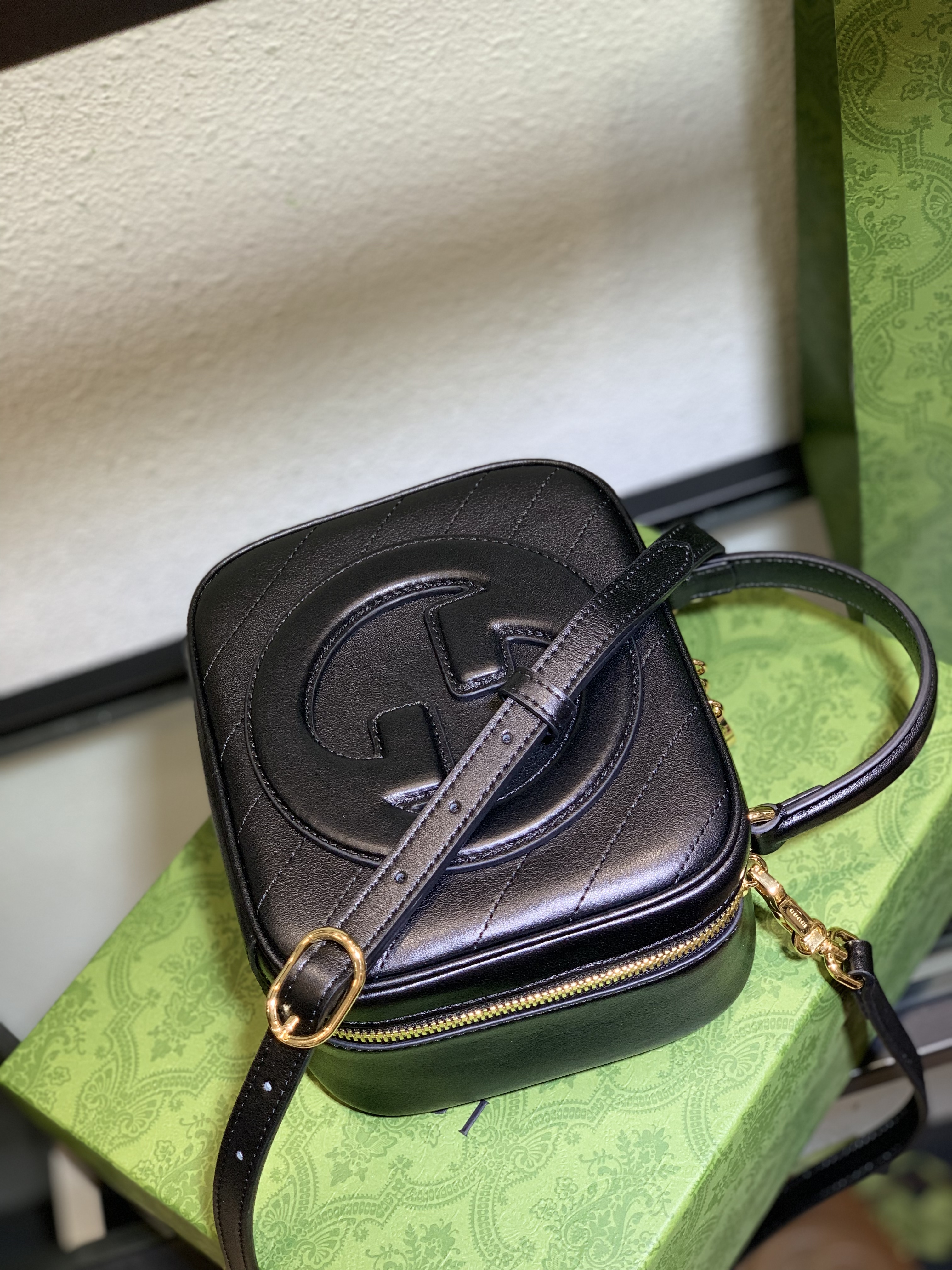 Gucci Blondie Black Leather Bag - Stunning 2024 Luxury Essential