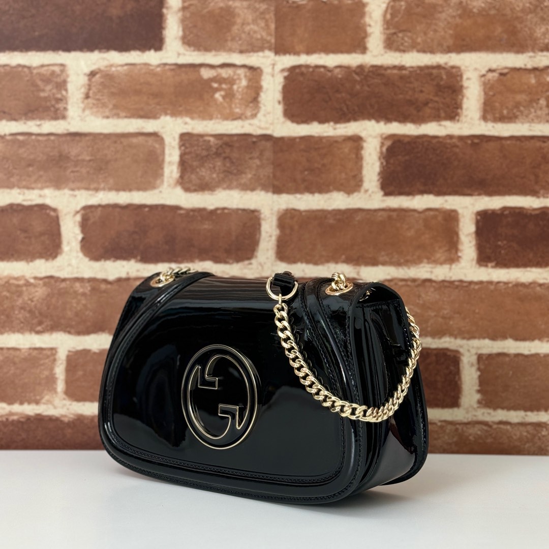 Gucci Blondie medium shoulder bag in black patent leather