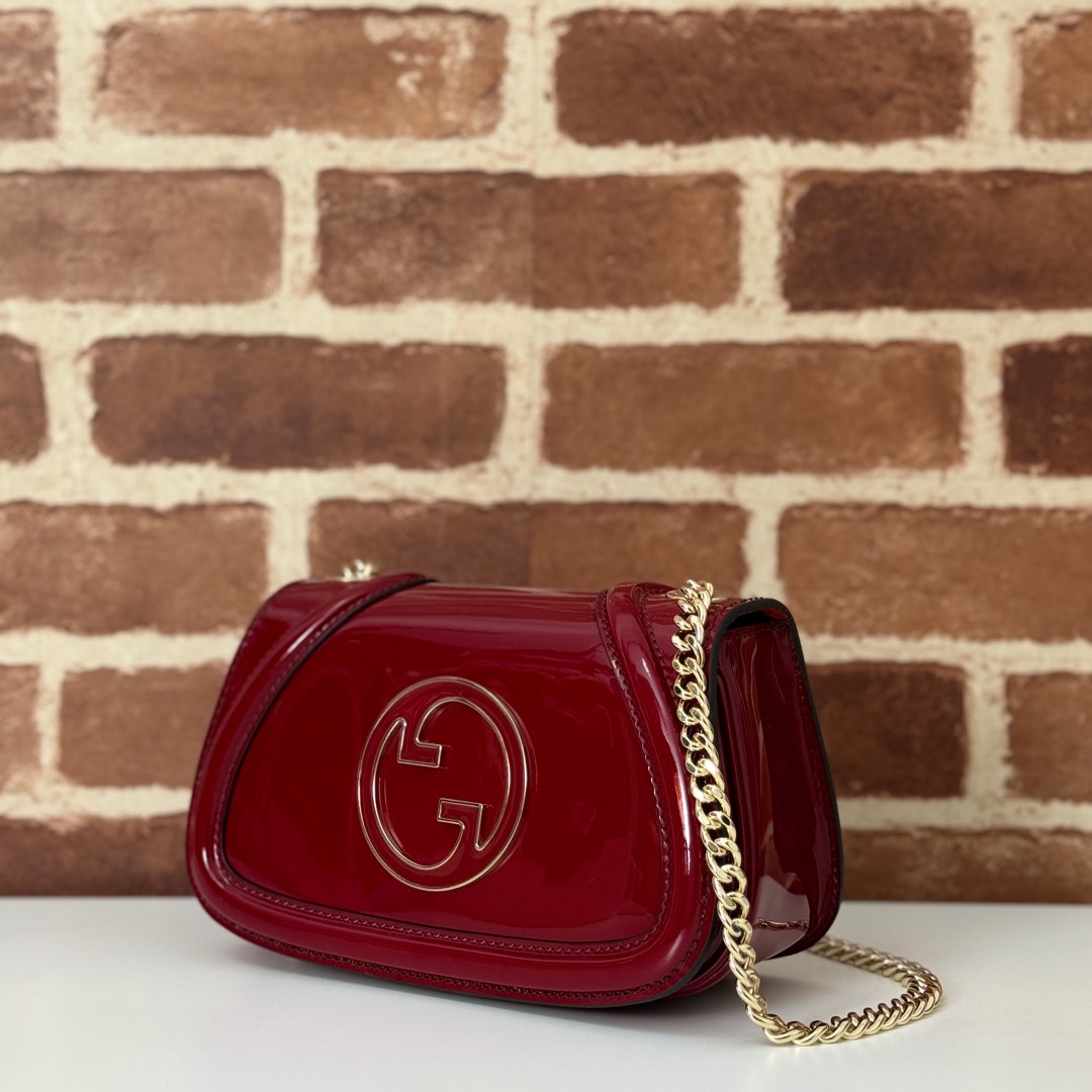 Gucci Blondie medium shoulder bag in Rosso Ancora red patent leather | GUCCI SG