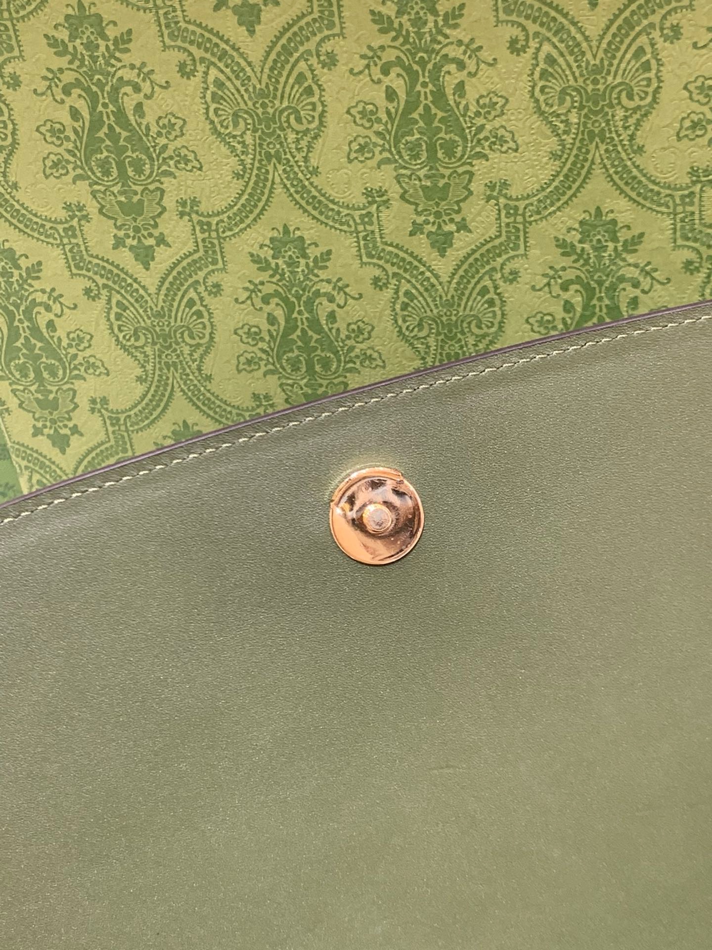 Gucci Olive Suede Blondie Bag: Stunning Top Handle for 2024