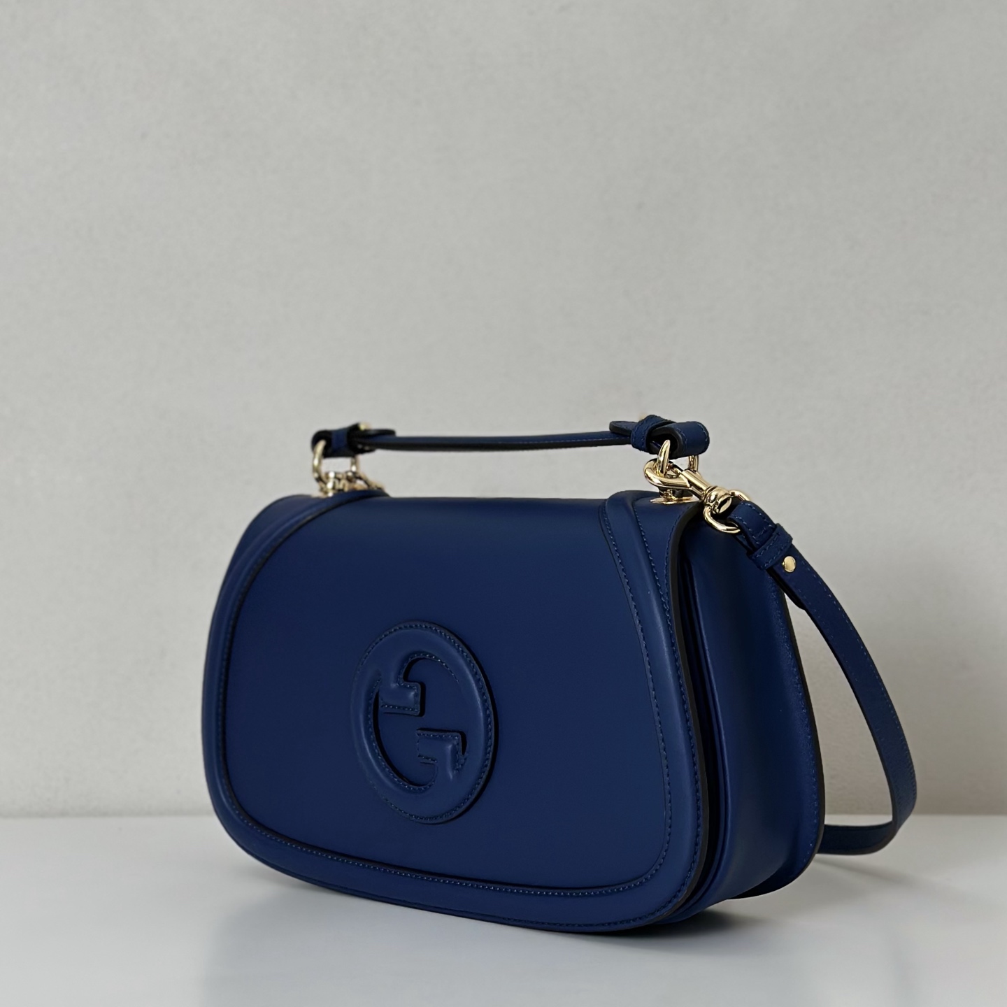 Gucci Blondie medium top handle bag in blue leather
