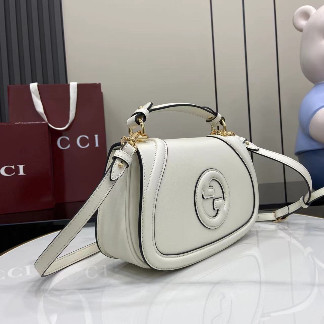 Gucci Blondie medium top handle bag in White Leather