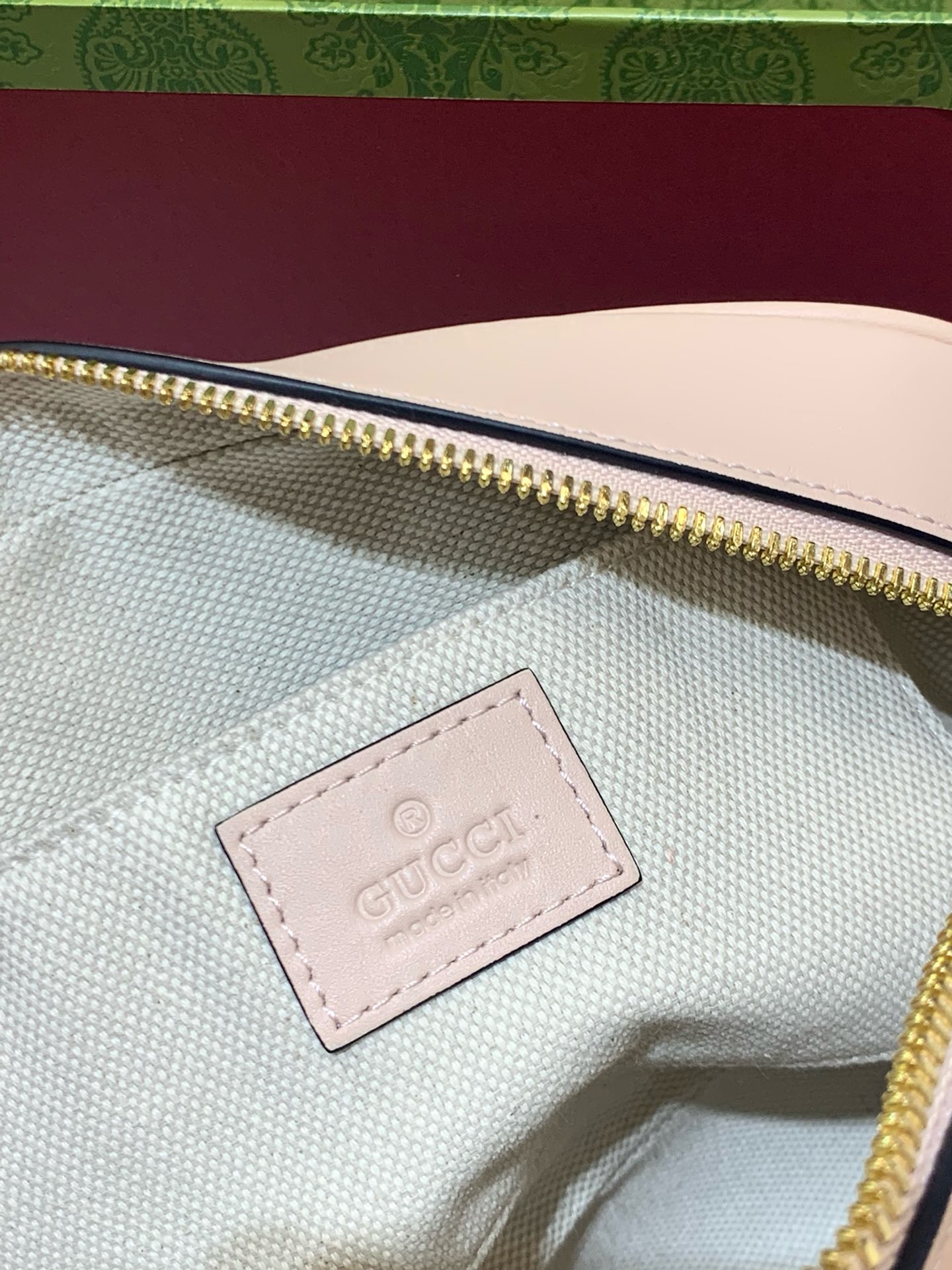 Gucci Blondie small shoulder bag in brown leather- pink