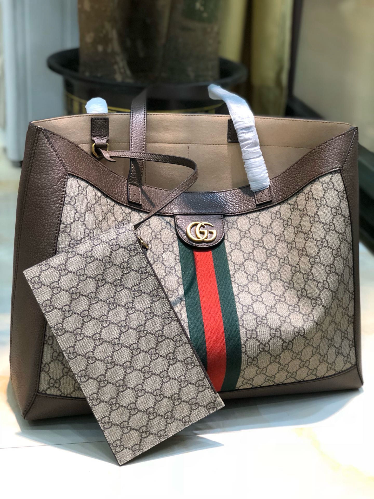 Gucci Brown GG Supreme Ophidia Tote Cloth Cloth