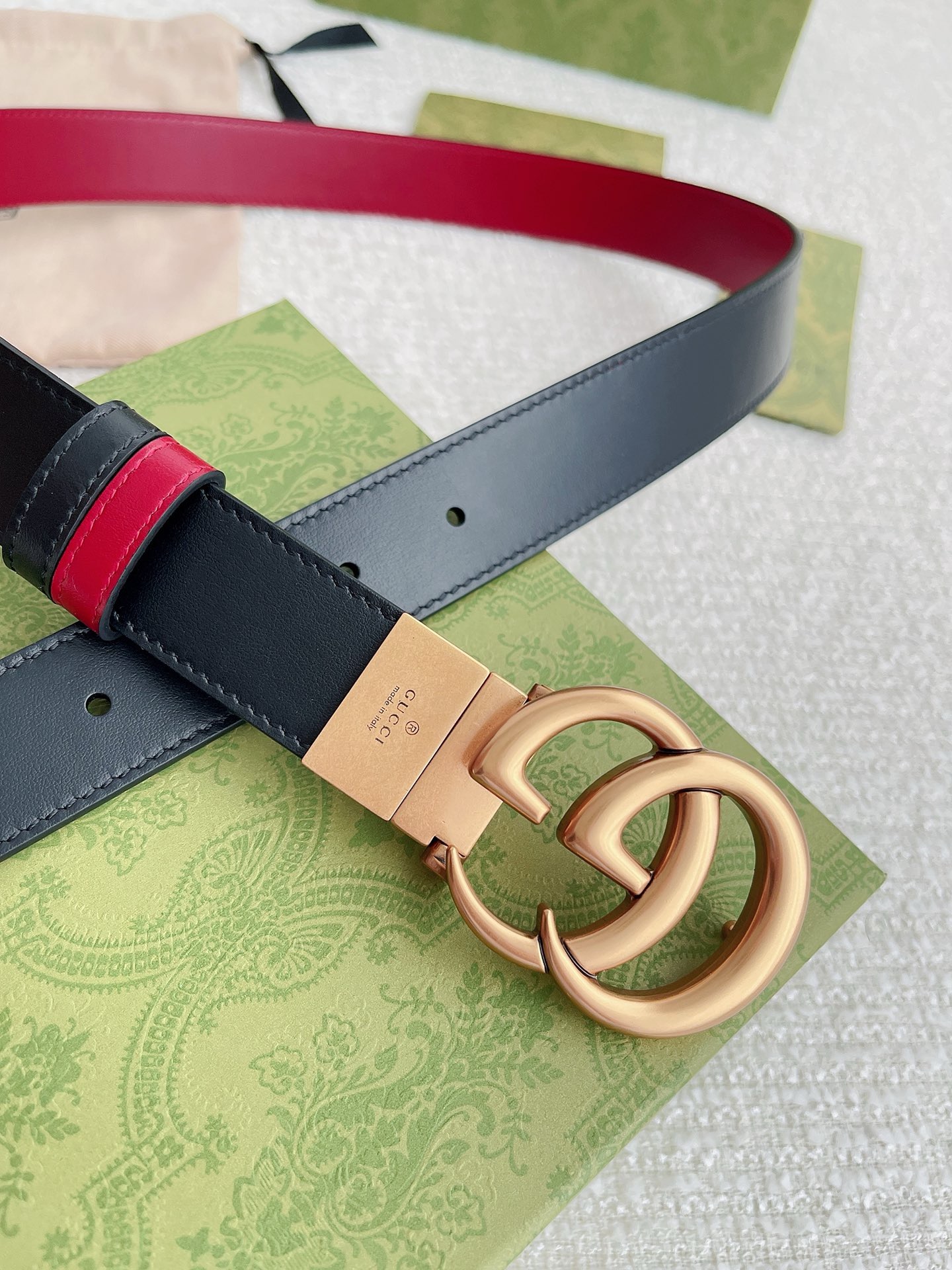 Gucci Double G Logo Skinny Belt – Black red