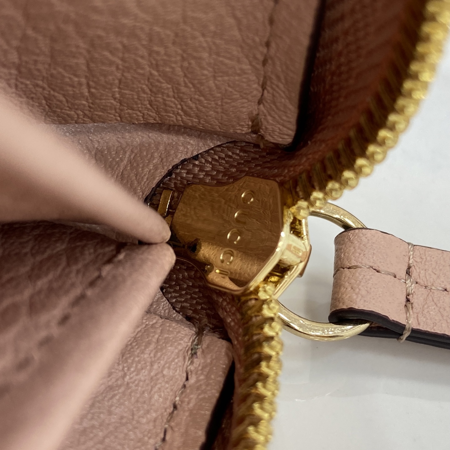 Gucci Double G Zip Around Wallet Beige Ebony GG