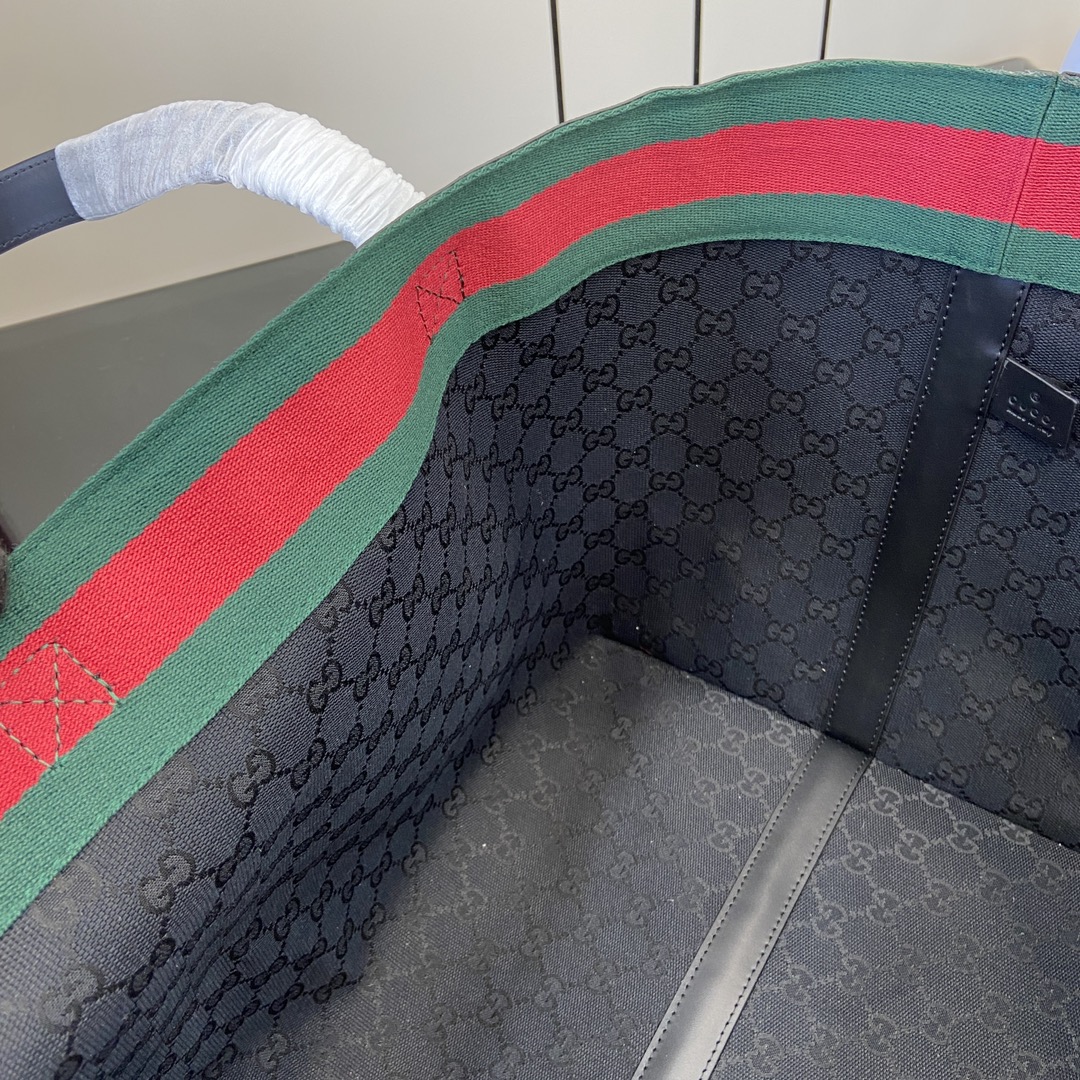 Gucci Edge large tote bag in black GG matte fabric | GUCCI®