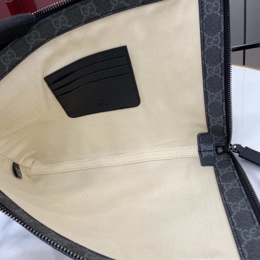 GUCCI Emblem small business case in black fabric | GUCCI