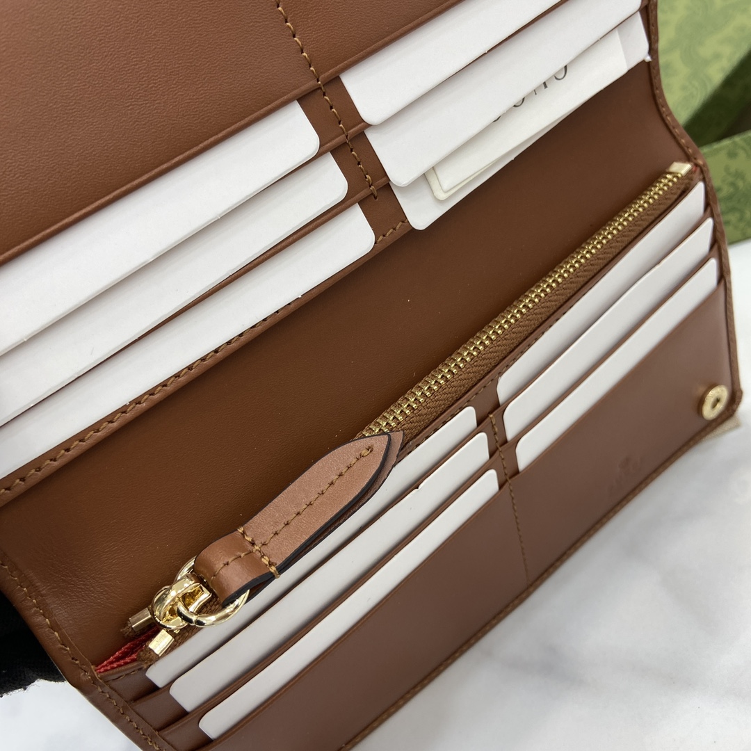 Gucci GG Emblem continental wallet for Women - Printed in