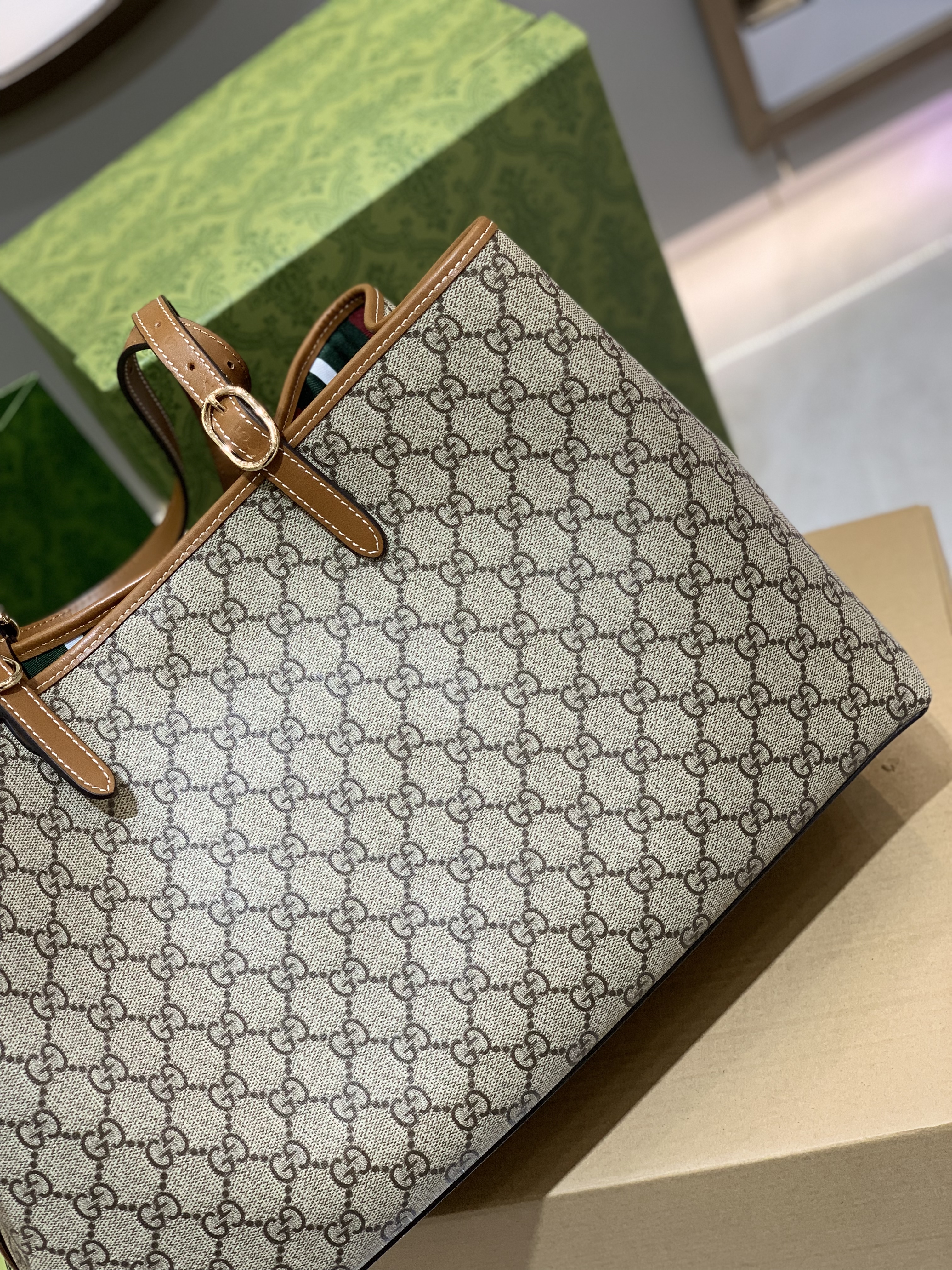 Gucci GG Emblem Medium Tote Bag ‘Beige’