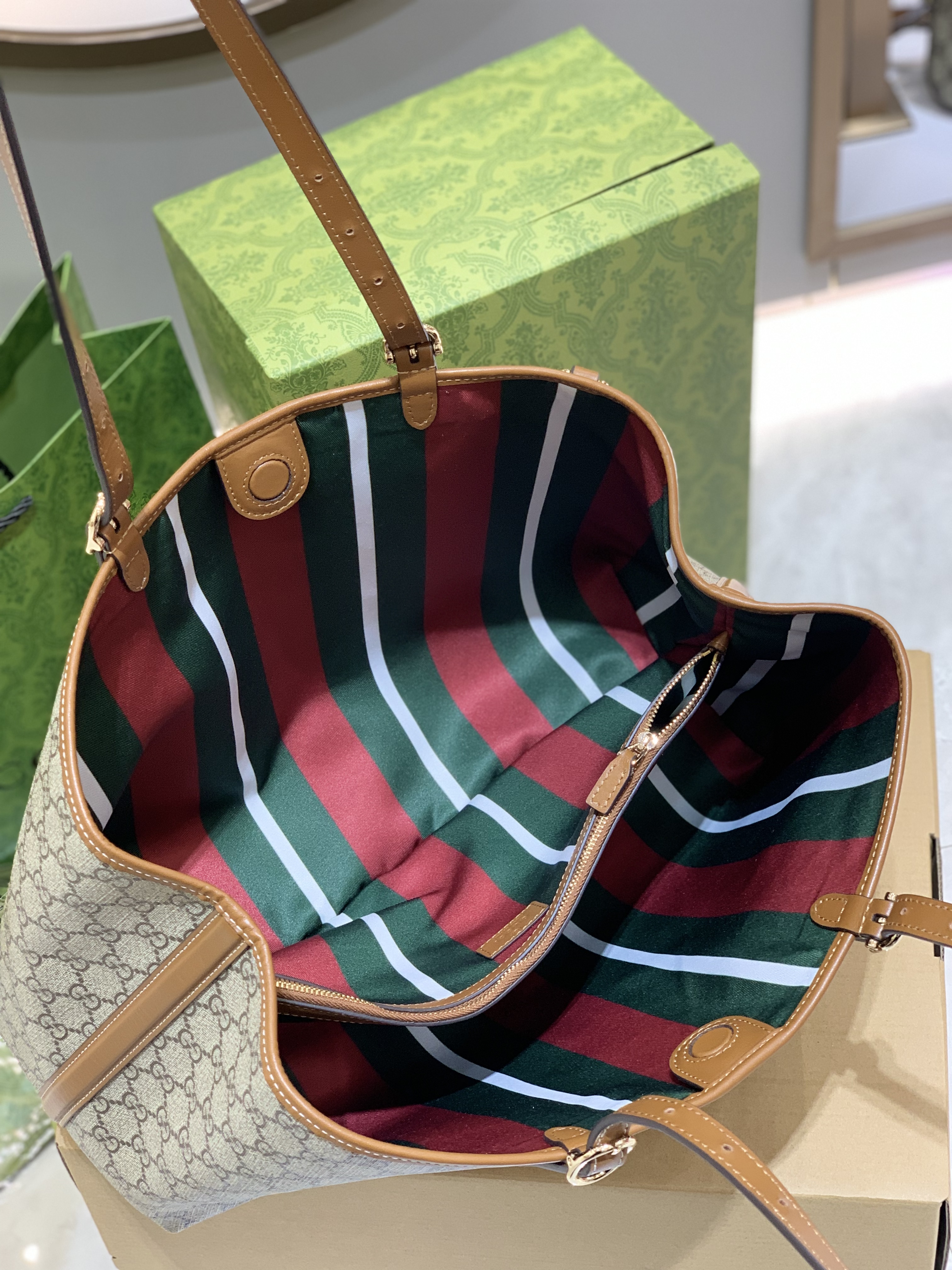 Gucci GG Emblem Medium Tote Bag ‘Beige’