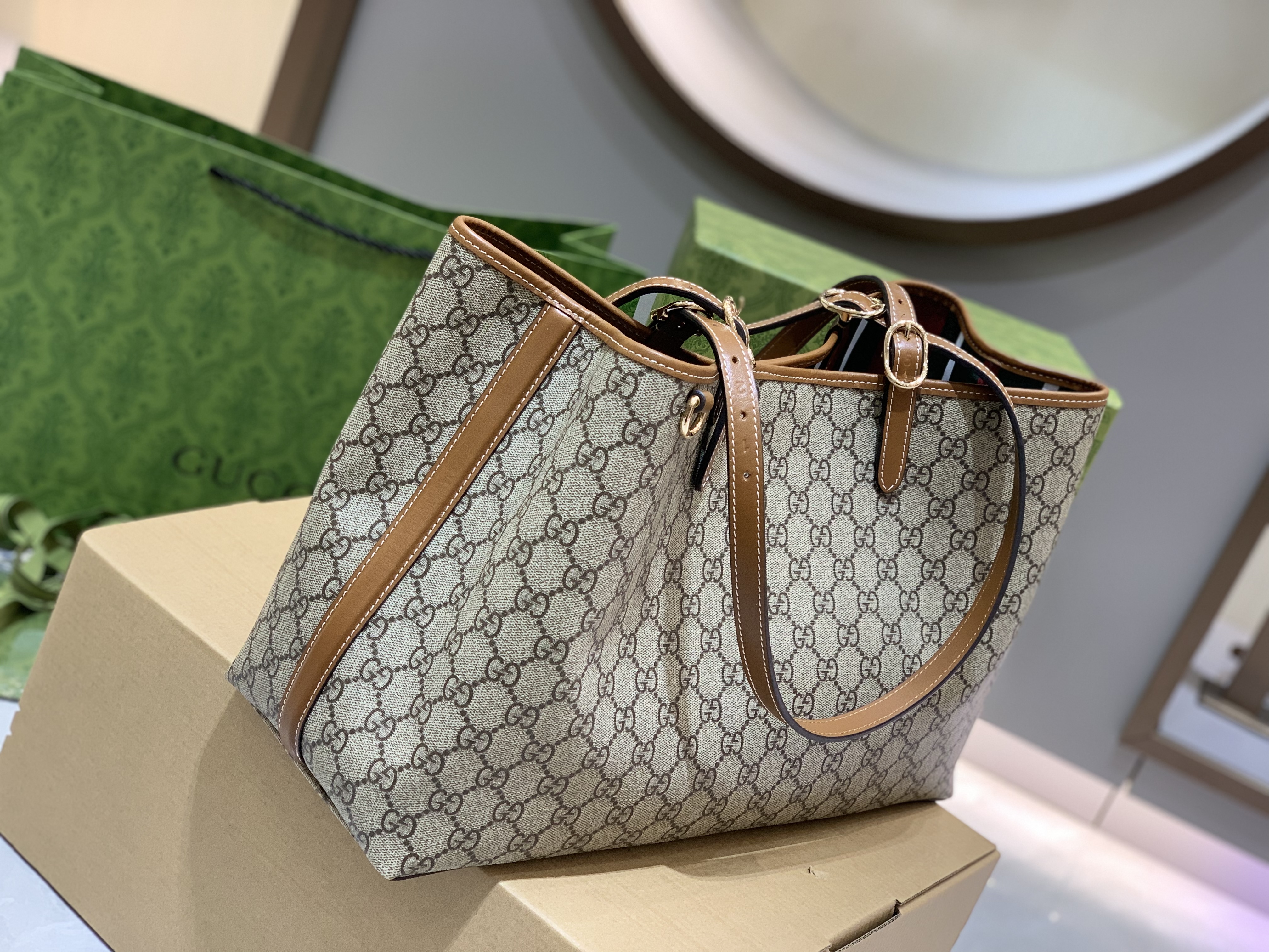 Gucci GG Emblem Medium Tote Bag ‘Beige’