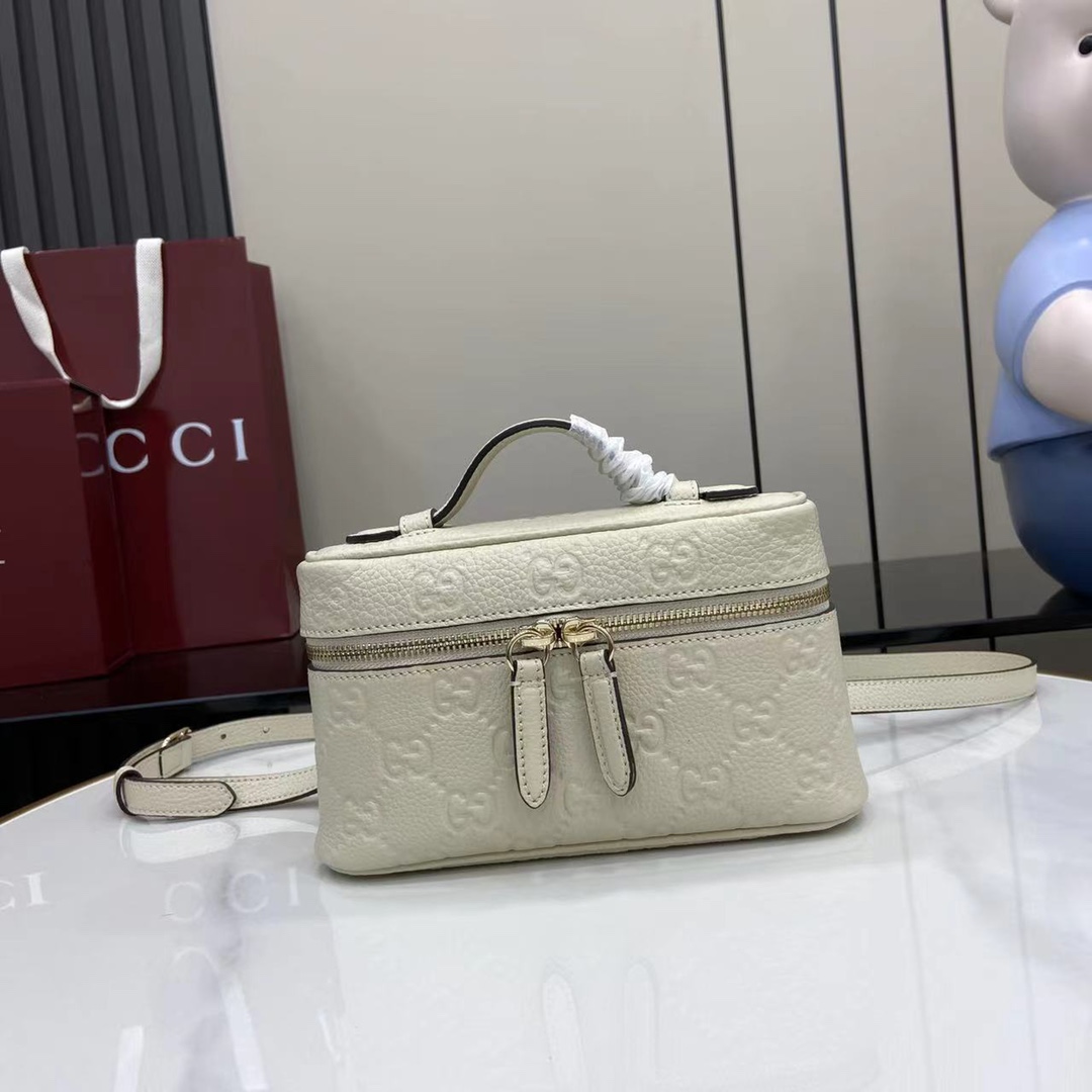 Gucci Off-White Vanity Case
