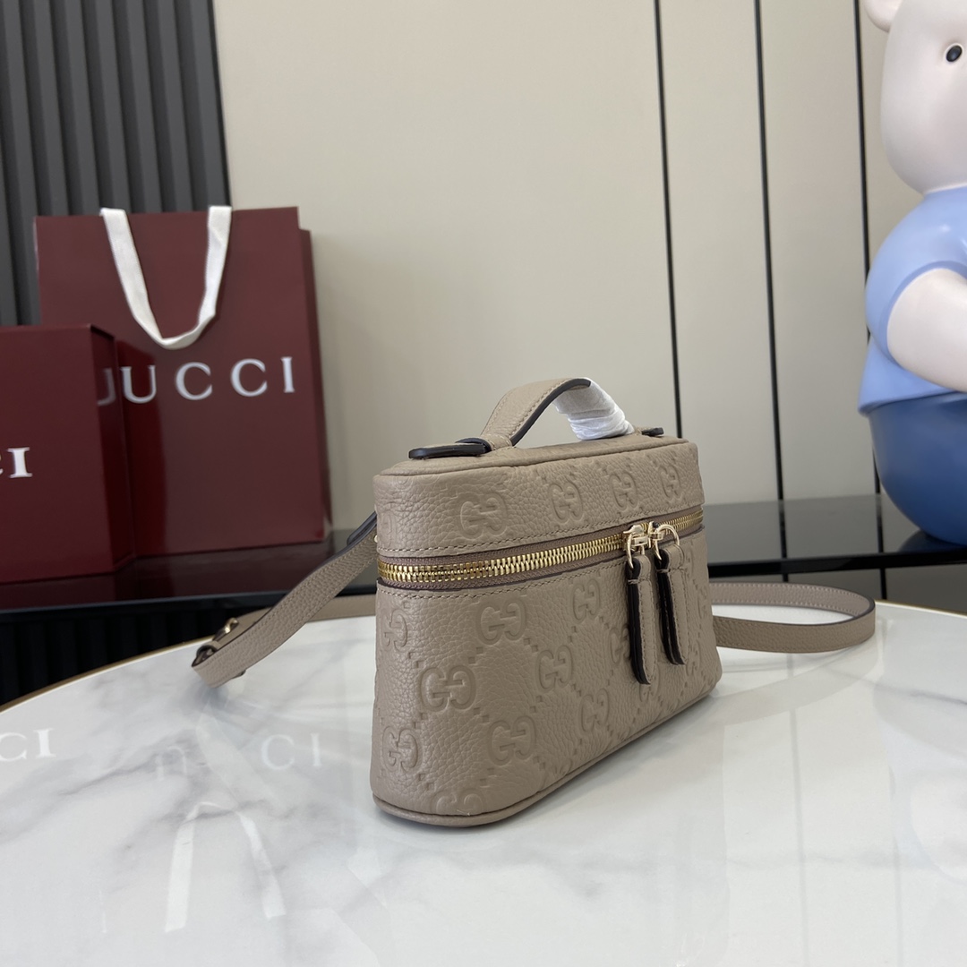 Gucci GG Emblem small bag in taupe leather | GUCCI