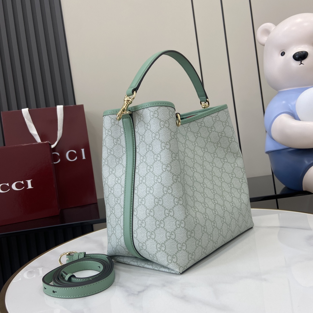 Gucci GG Emblem small bucket bag in Green GG Canvas | GUCCI SI